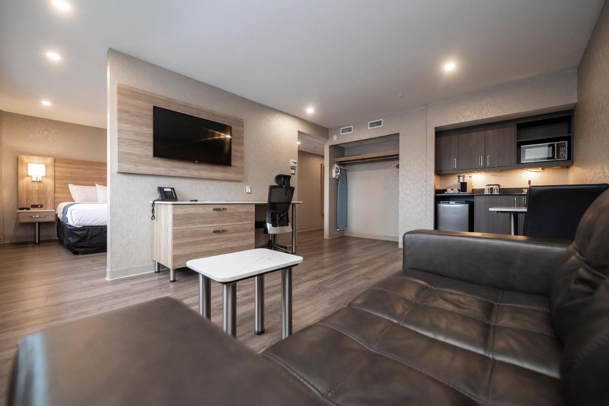 King Suite (2 Adults),1739401310:JPEG