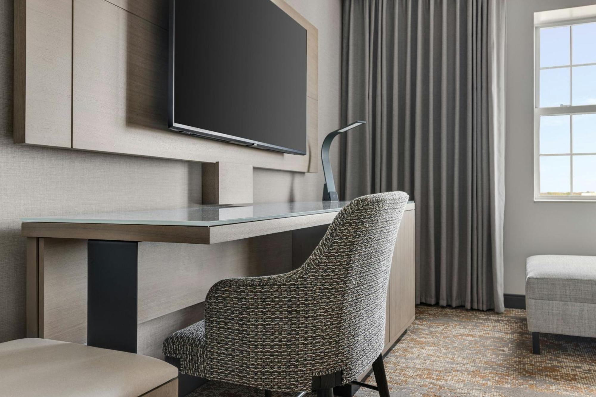 Club King Room