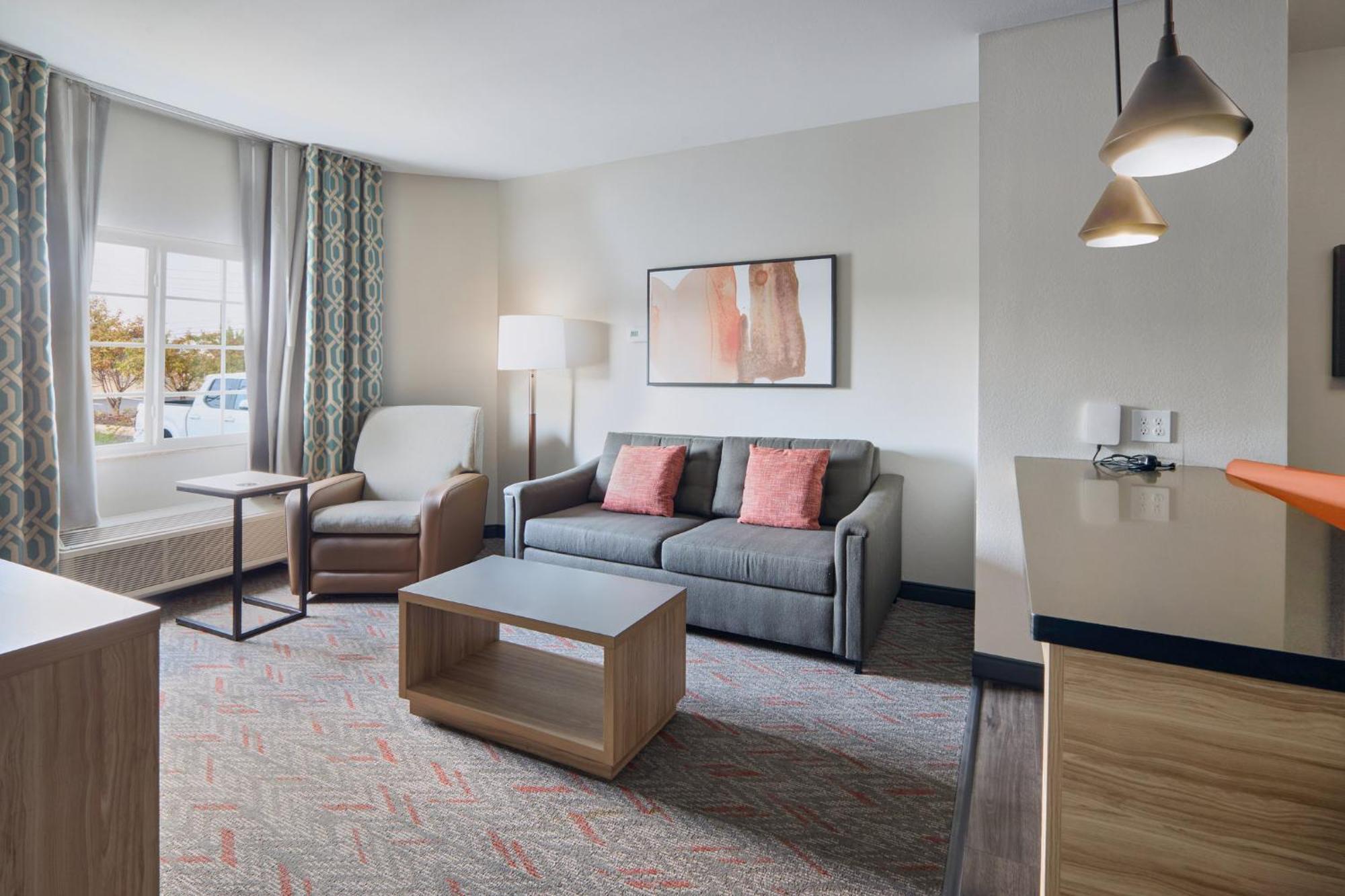 One-Bedroom Queen Suite Sofa Bed Non-Smoking