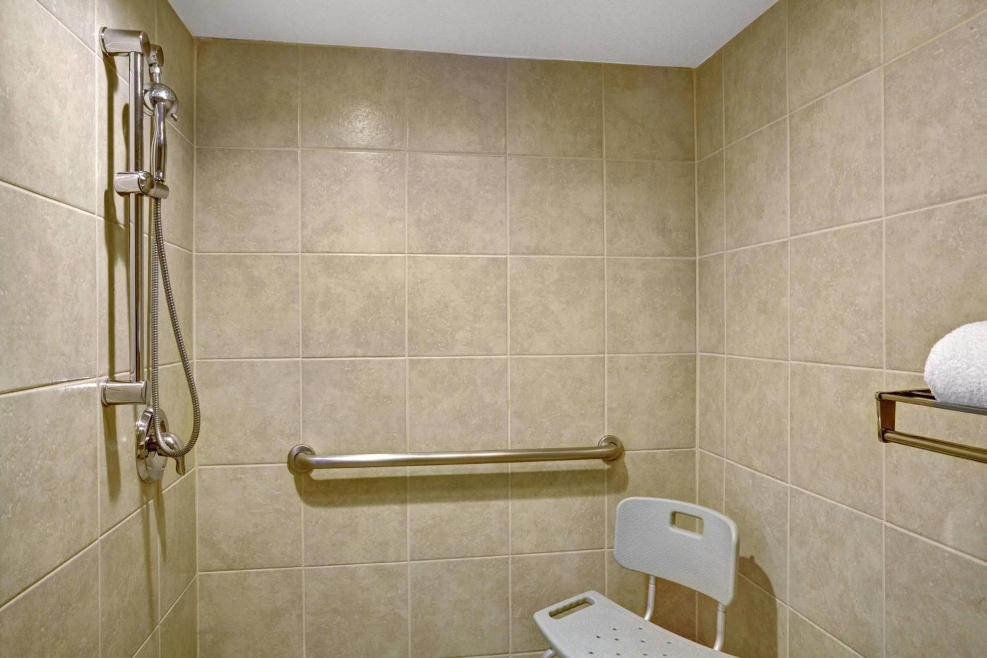Queen Room Roll Shower Mobility Accessible or Non-Smoking