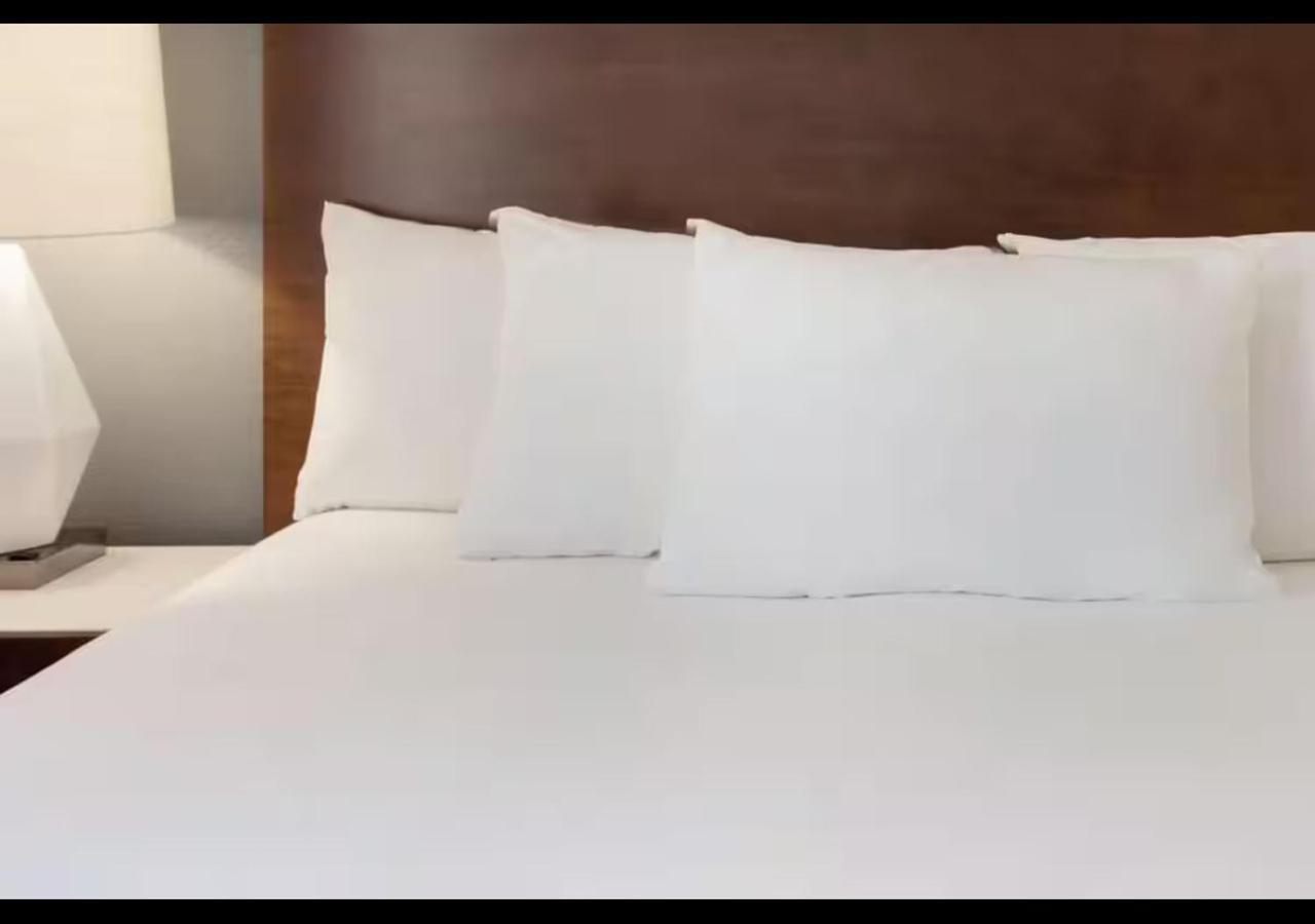 Quadruple Room Two Queen Beds Tub Disability Access or Non Smoking or Pet Friendly