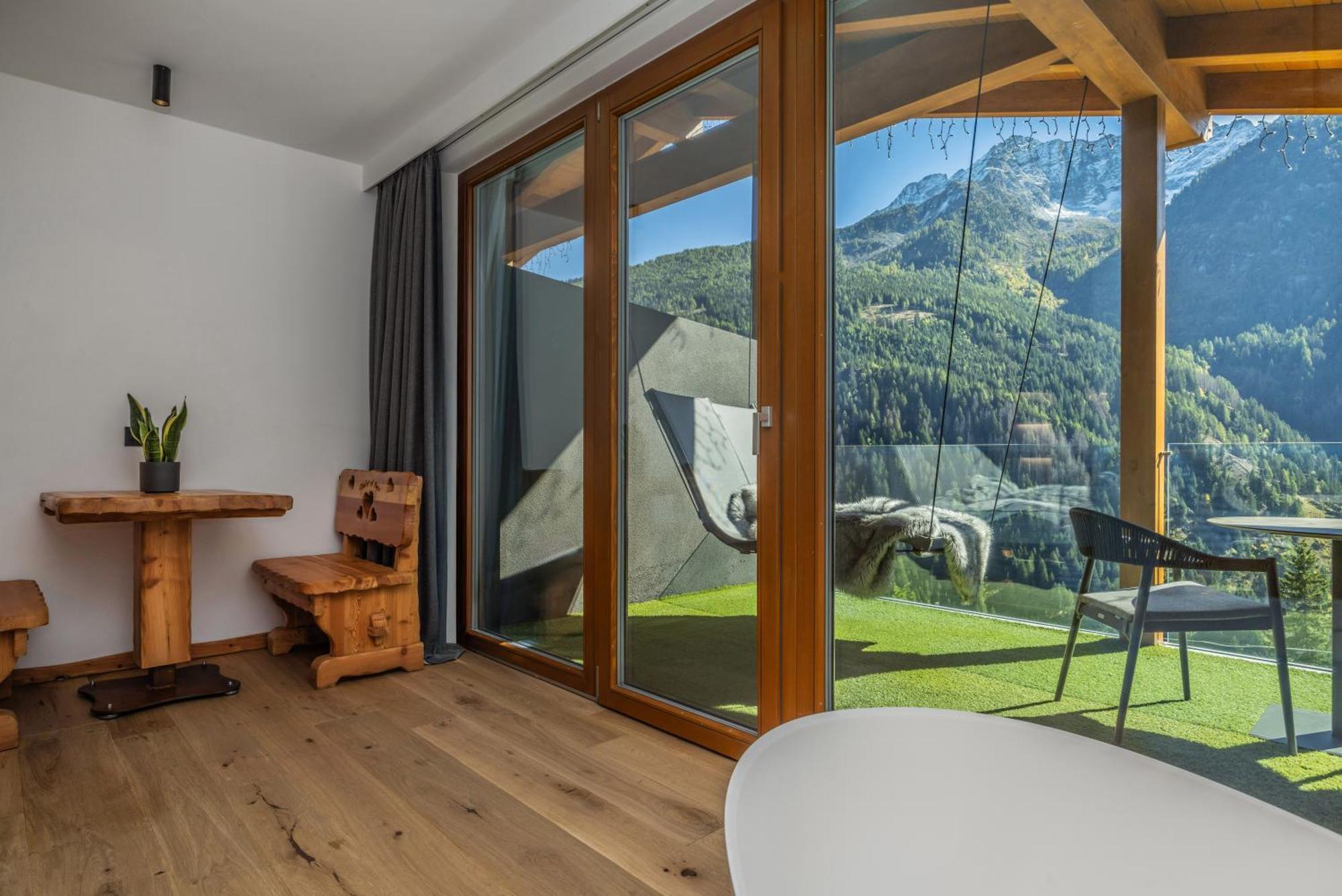 Deluxe Double Room Bath