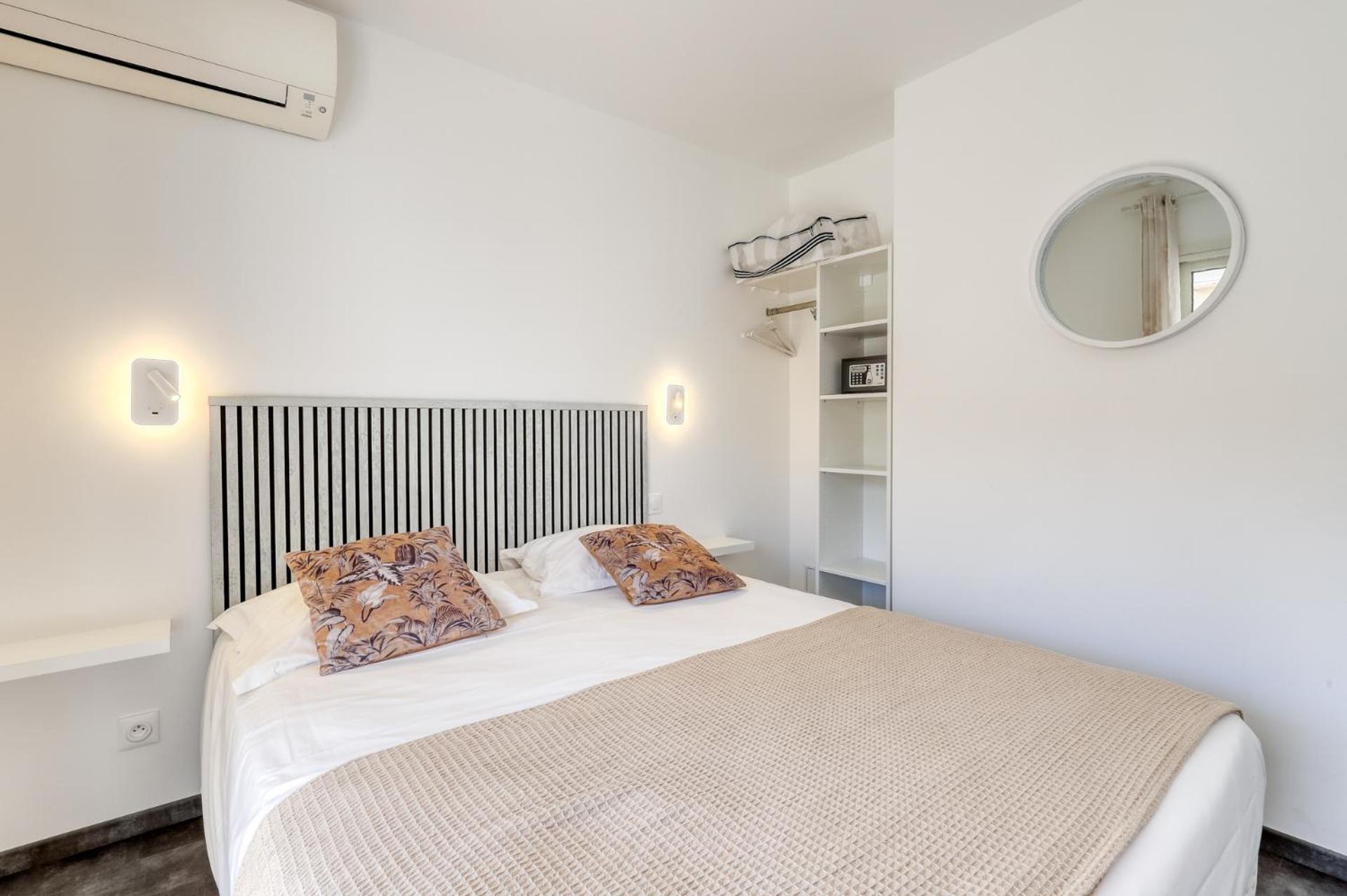Standard Room Balcony Partial Sea View