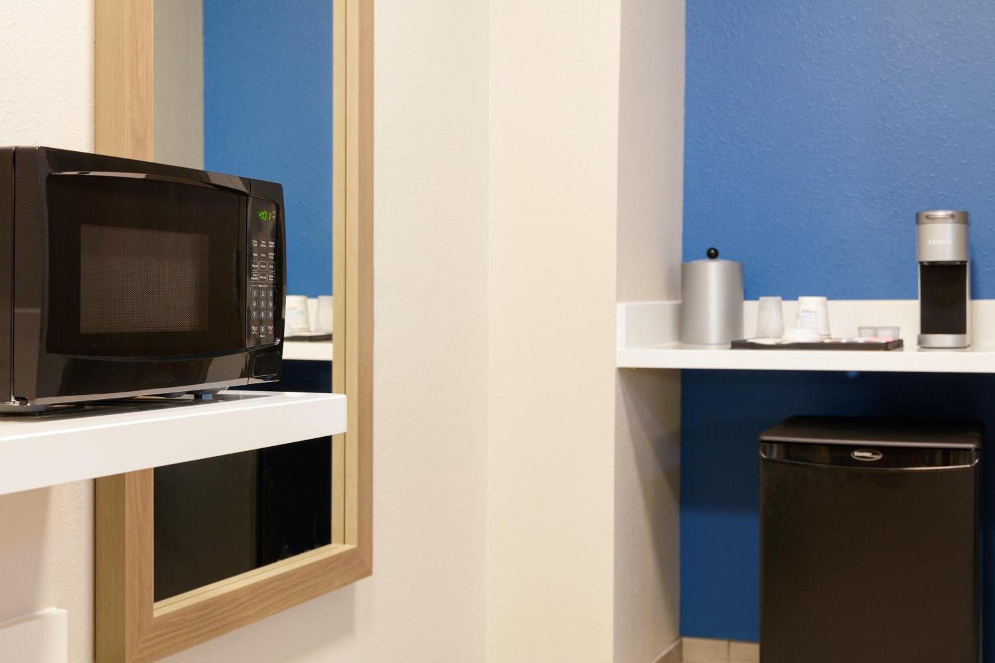 Standard King Room Accessible Tub Mobility Access