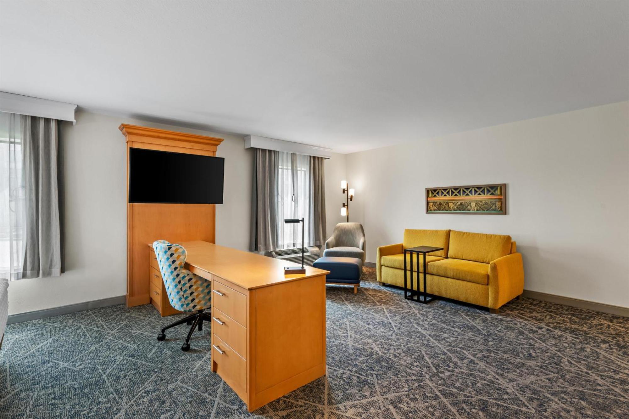 Queen Studio Suite Two Queen Beds Non-Smoking