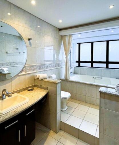 Suite Spa Bath