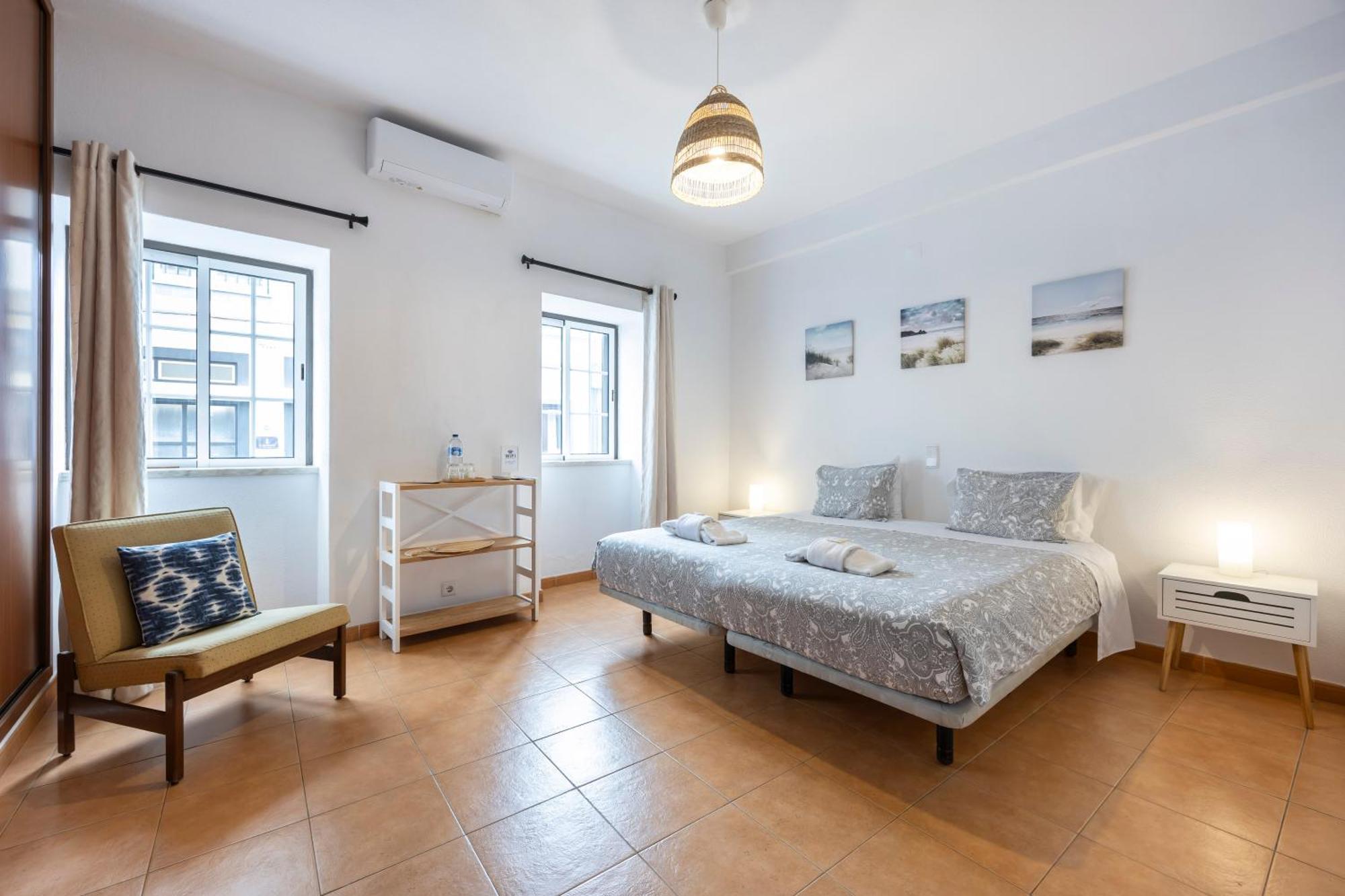 Tweepersoonskamer met een Eigen Externe Badkamer