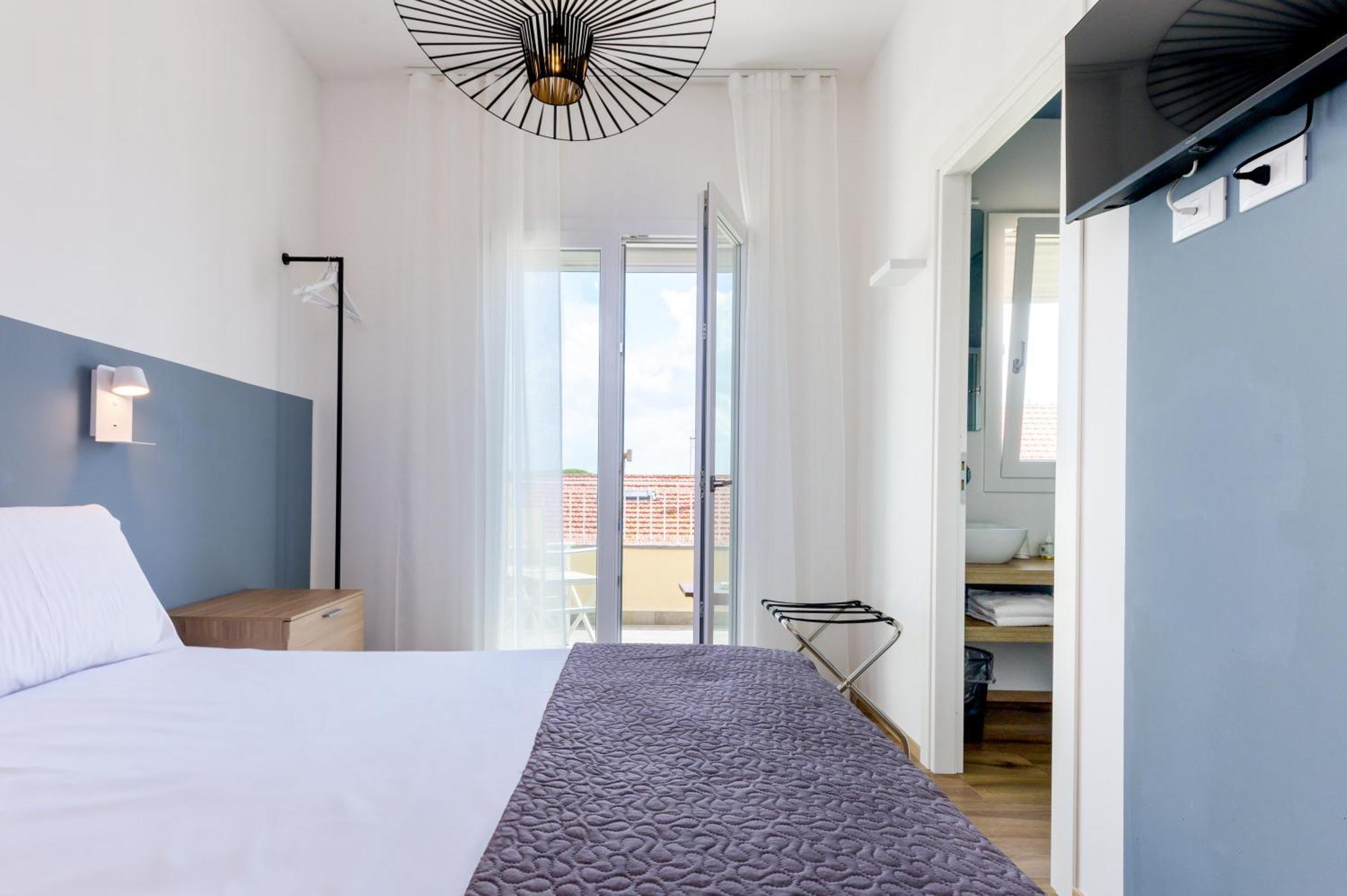 Deluxe Double or Twin Room Sea View