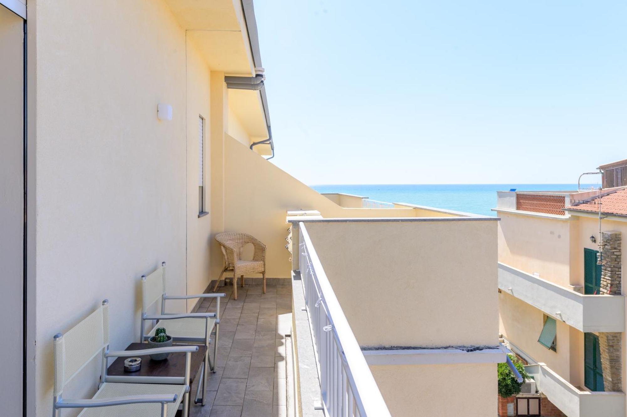 Deluxe Double or Twin Room Sea View