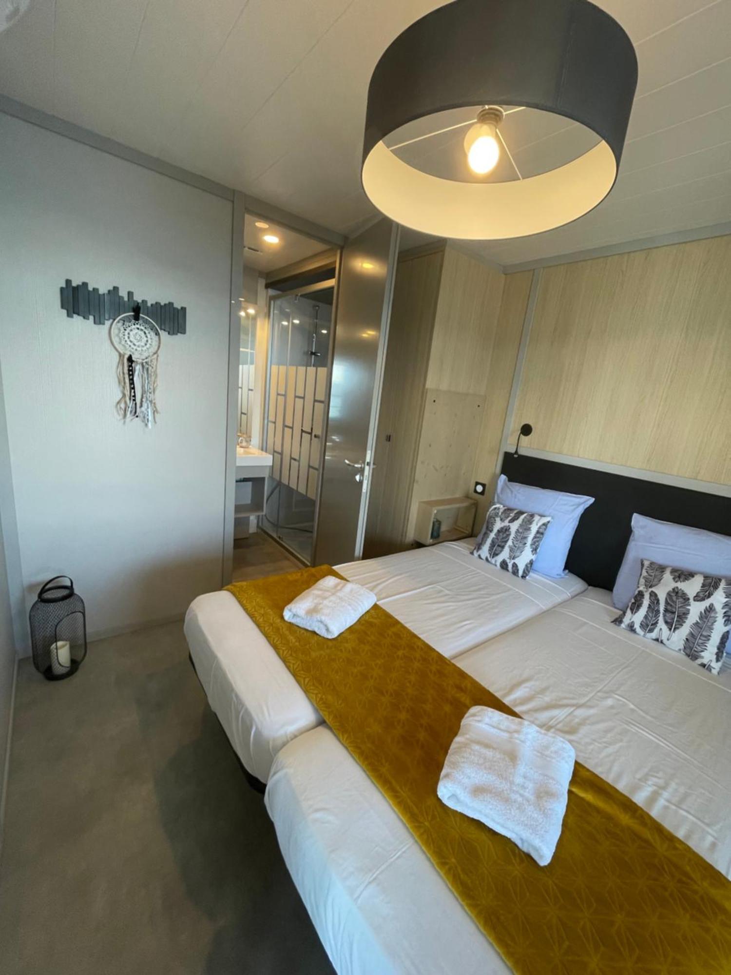 Two-Bedroom LodgeBoat Yacht Club Side