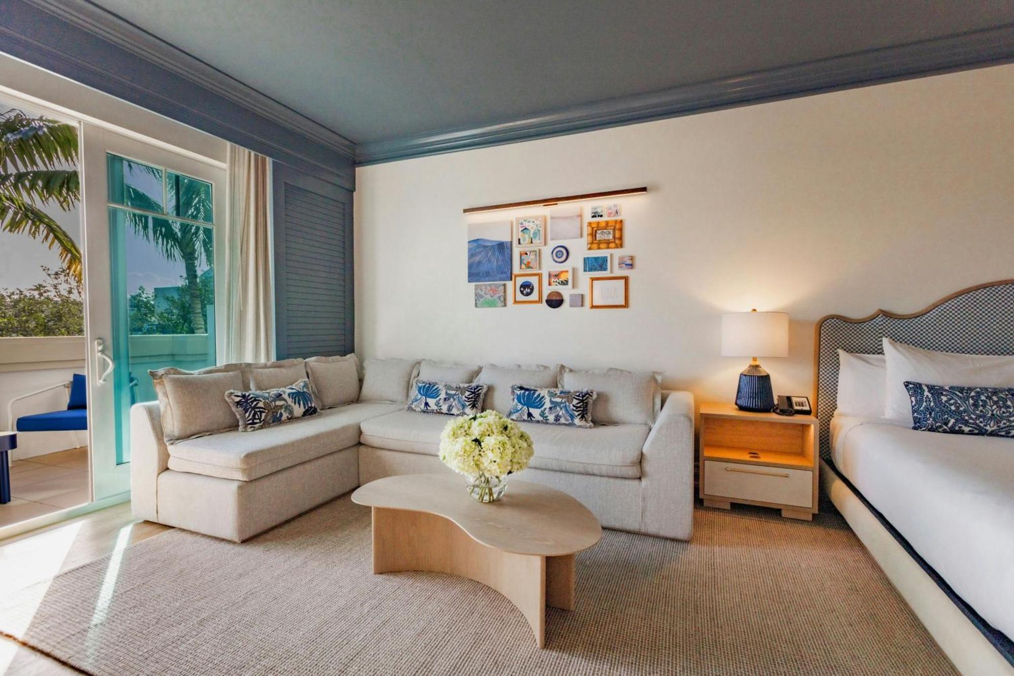 Deluxe King Room Sofa Bed City View
