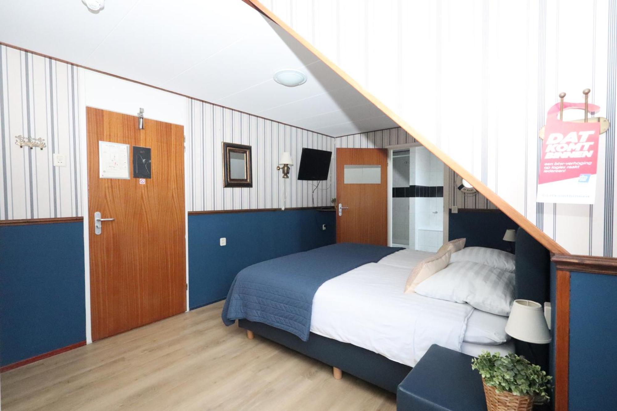 Double Room Bath