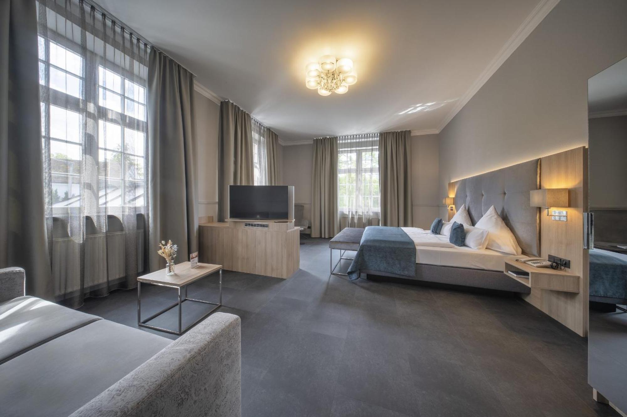 Deluxe Suite