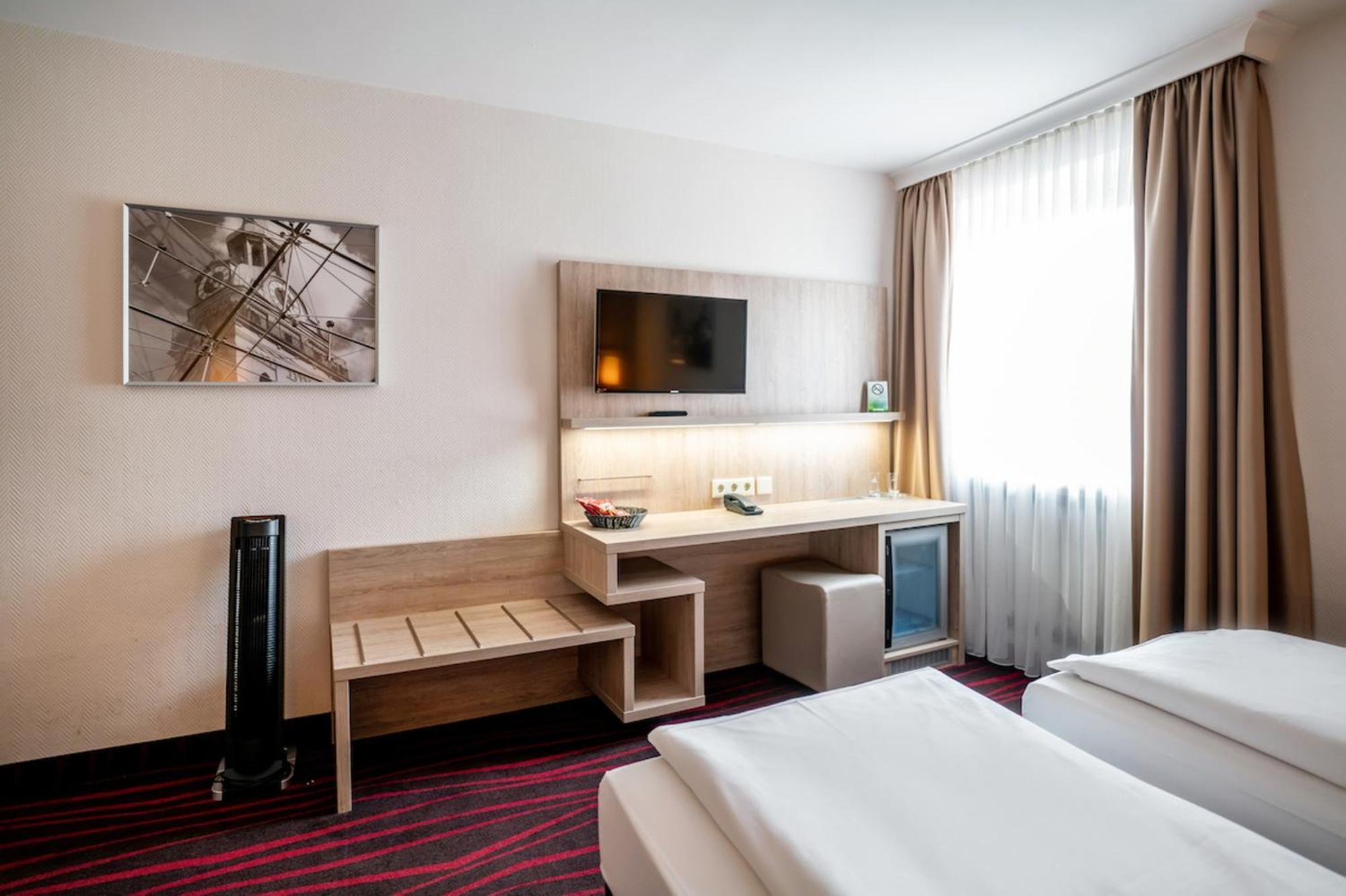 Comfort Double Room facing Courtyard no air-condition