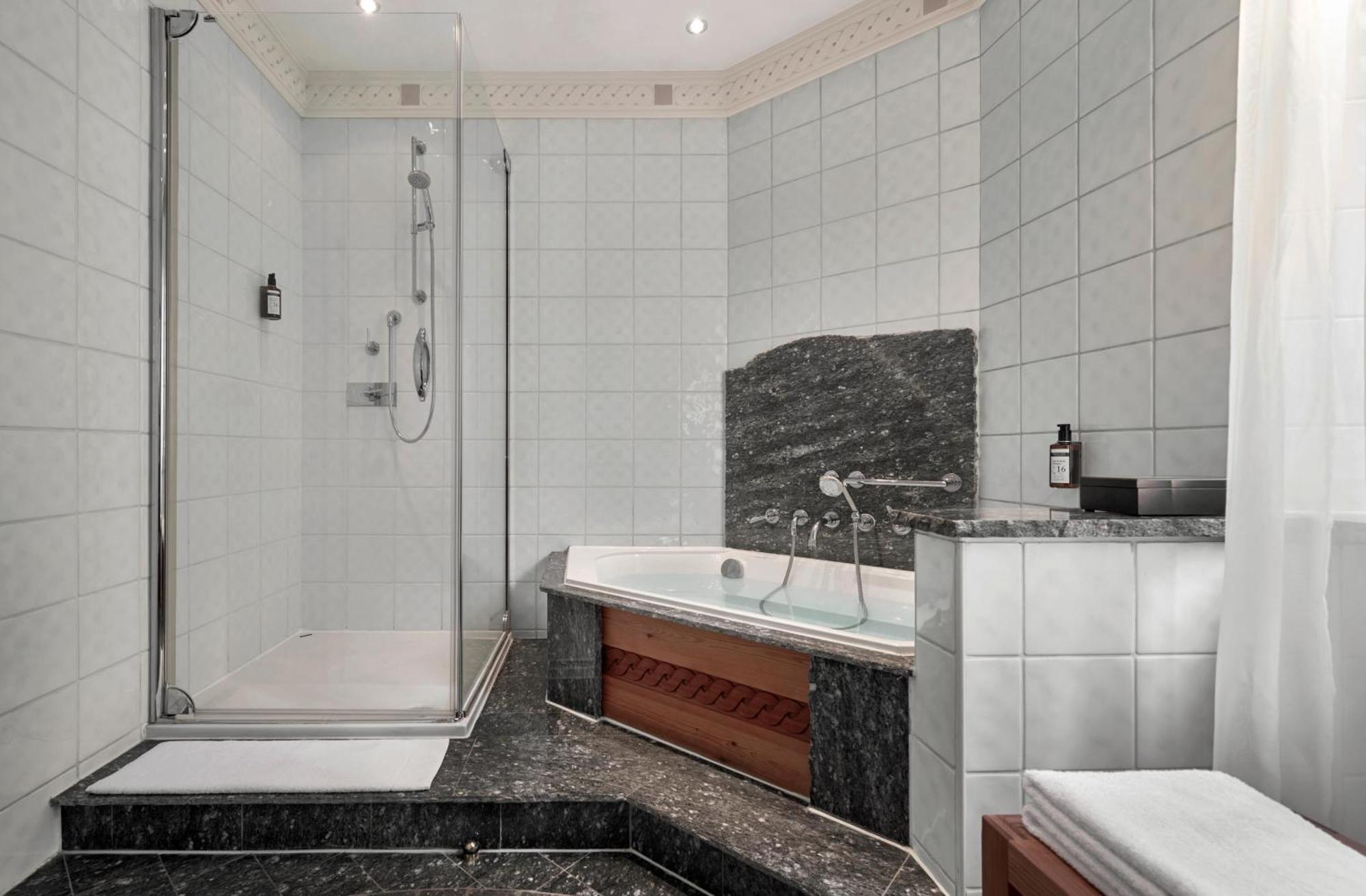 Deluxe Junior Suite