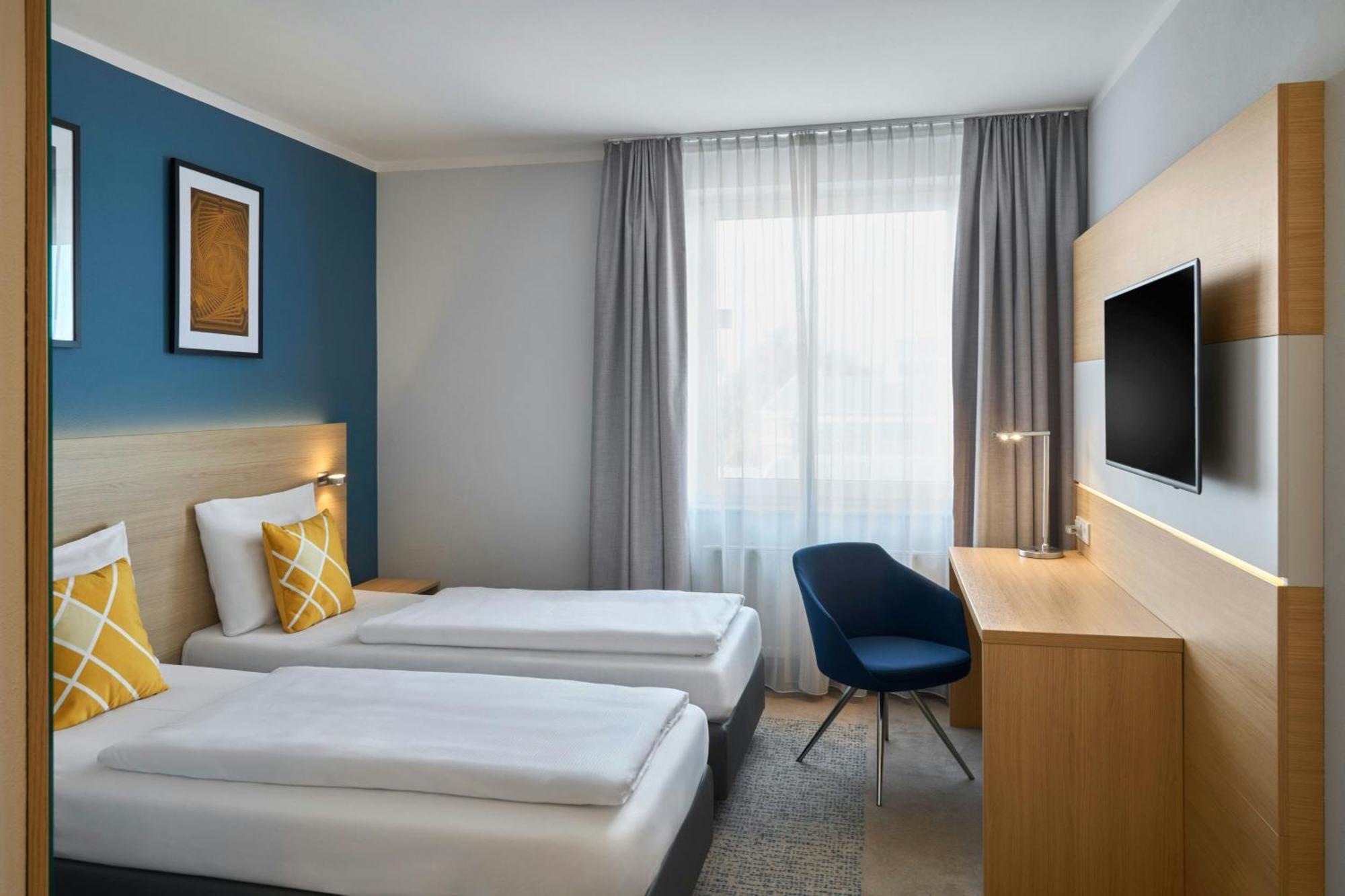 Standard King Room Street View