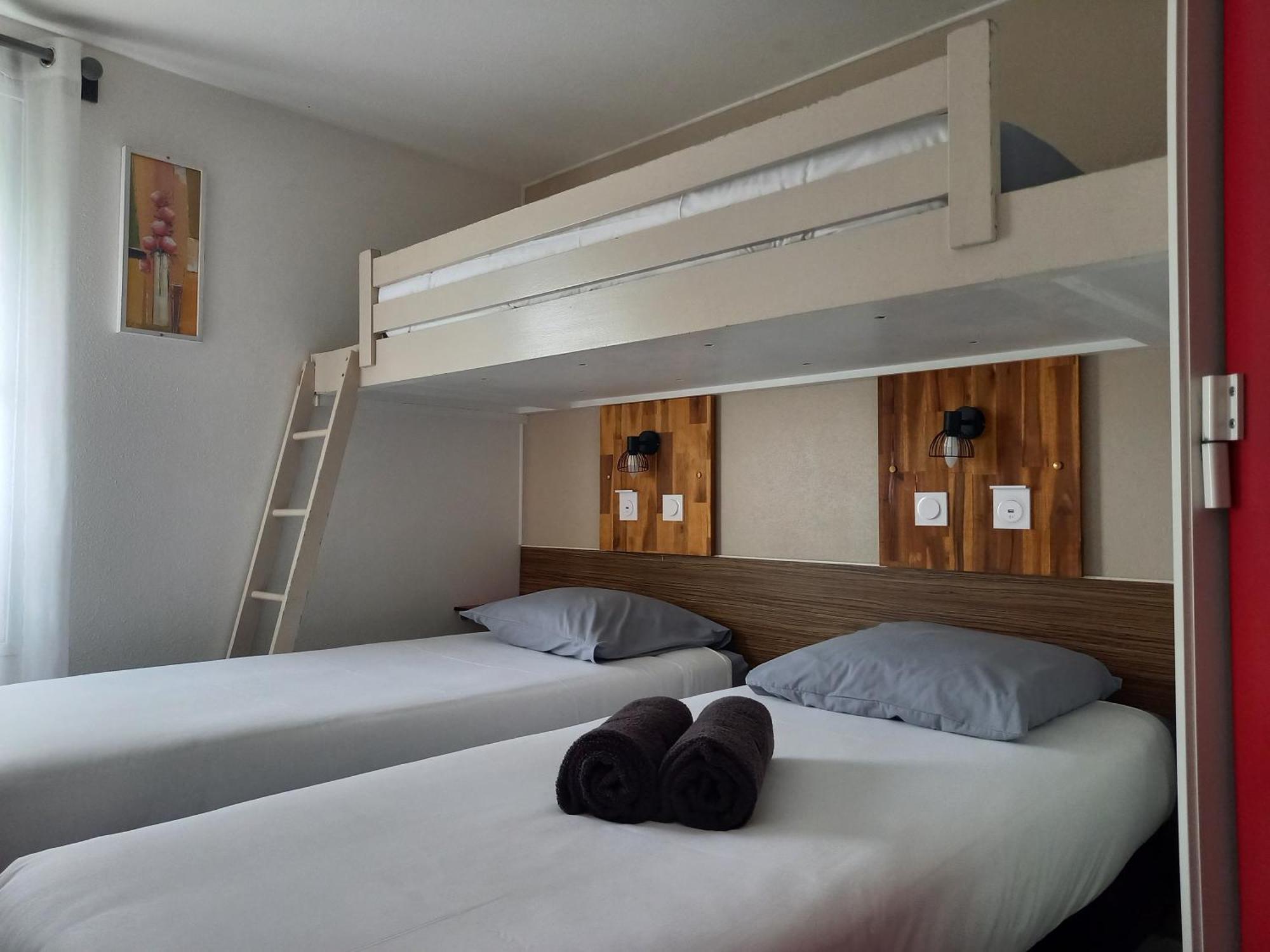 Standard Room 3 Single Beds