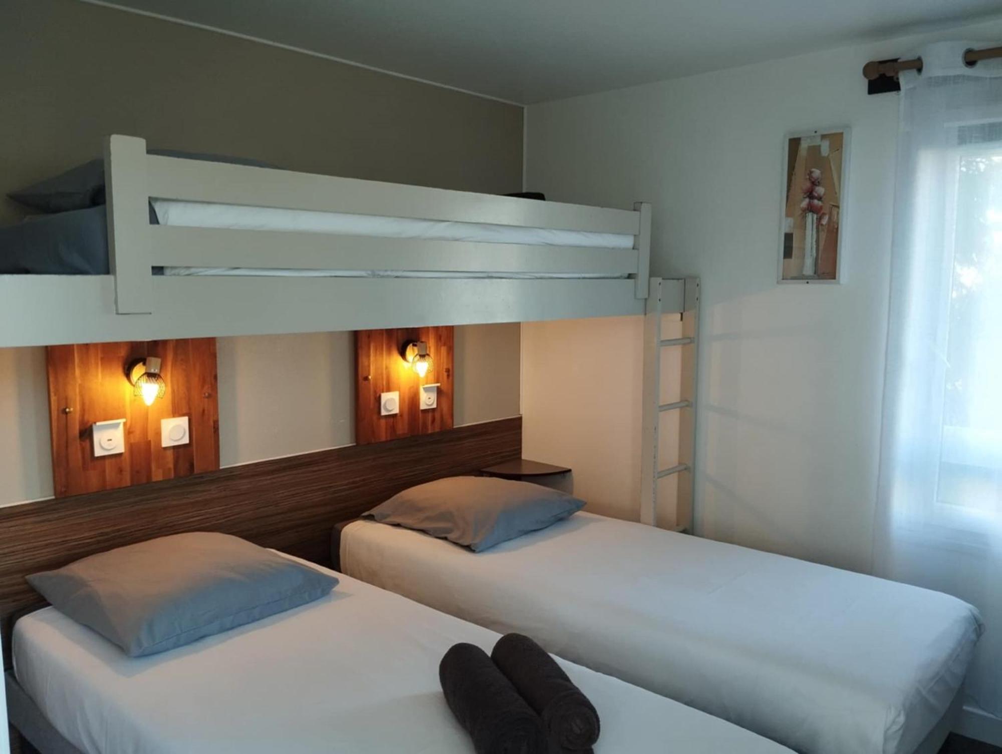 Standard Room 3 Single Beds