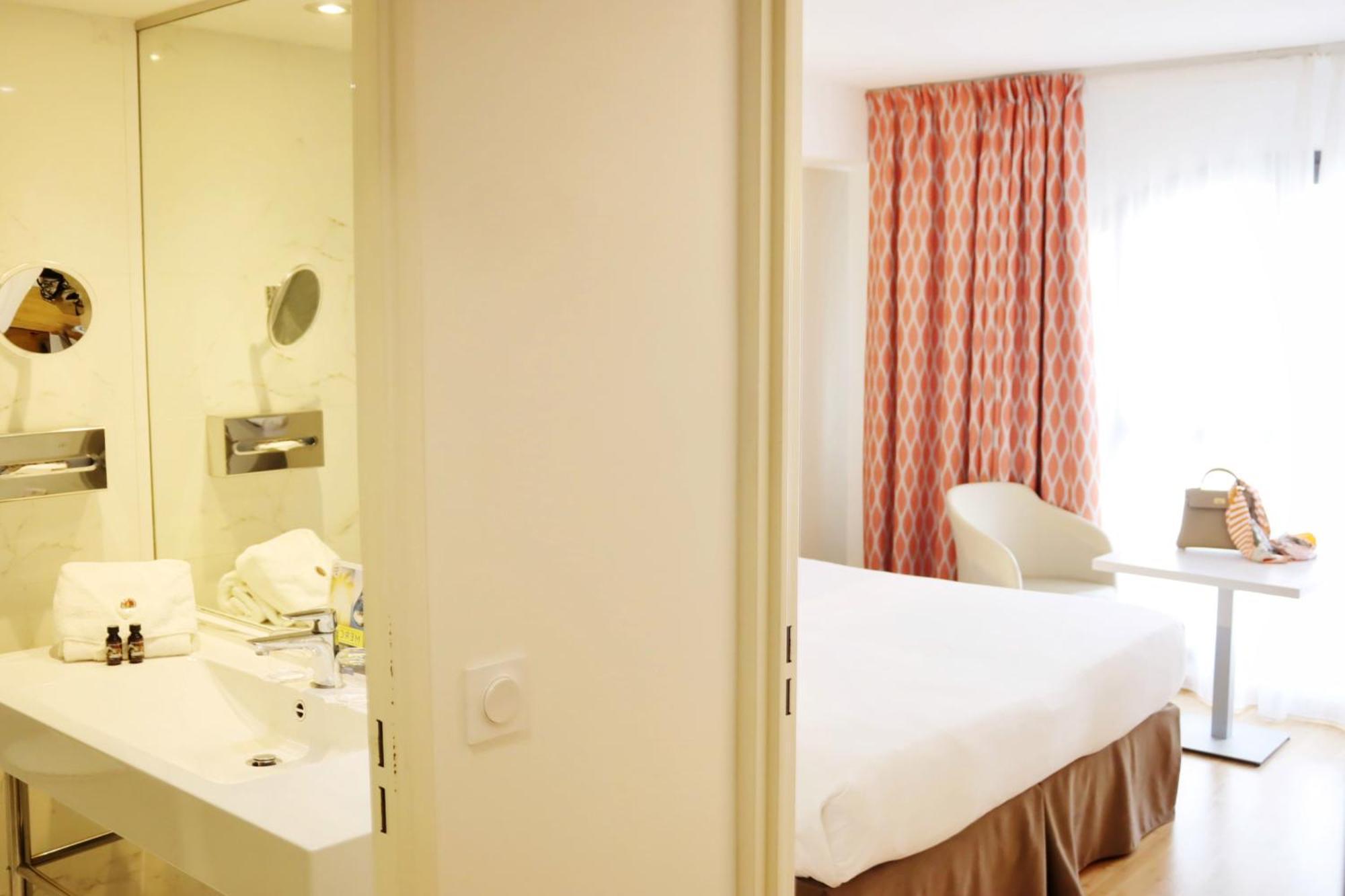 Classic Double Room Swimming Pool