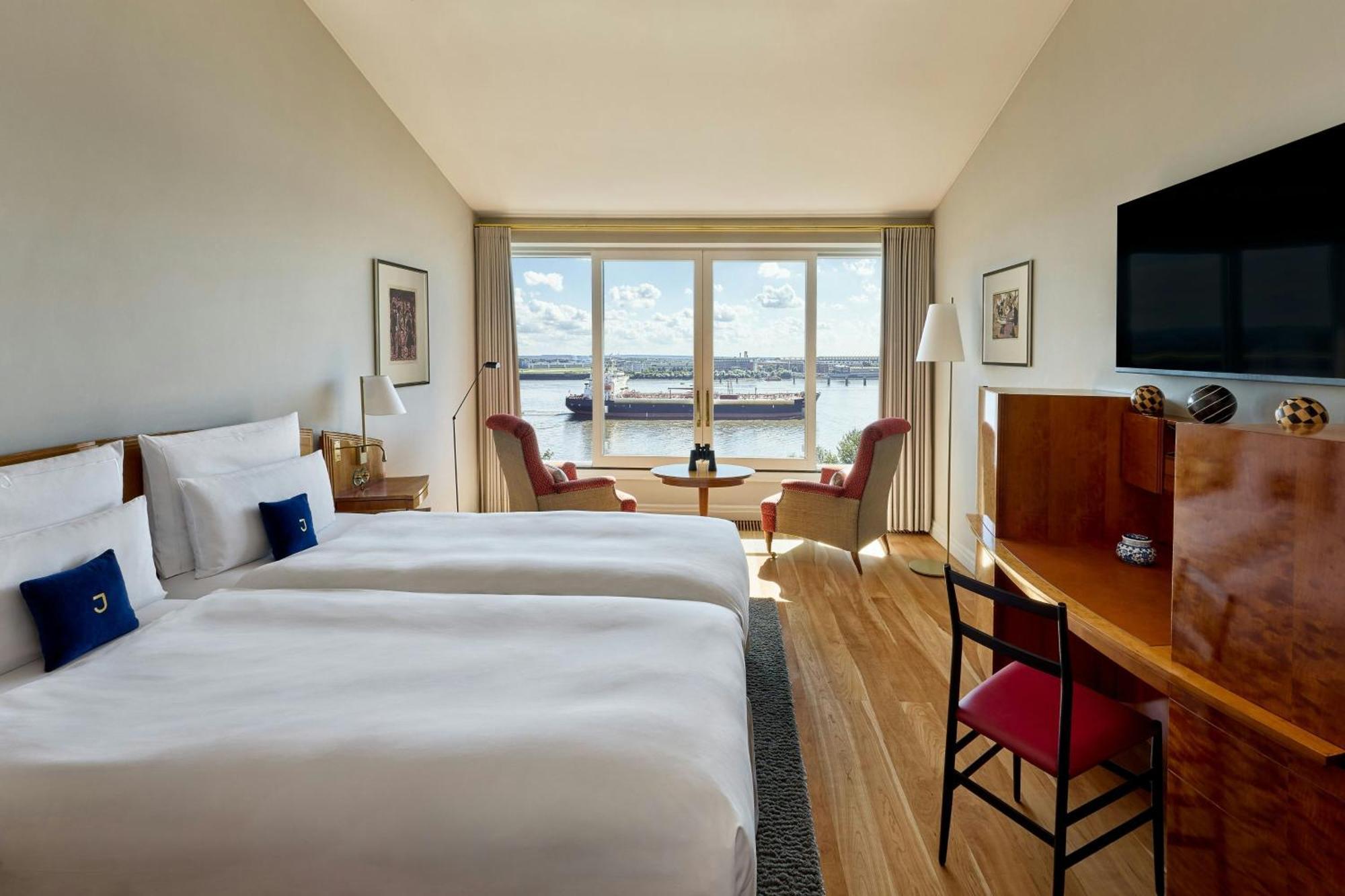 Deluxe Double Room River View