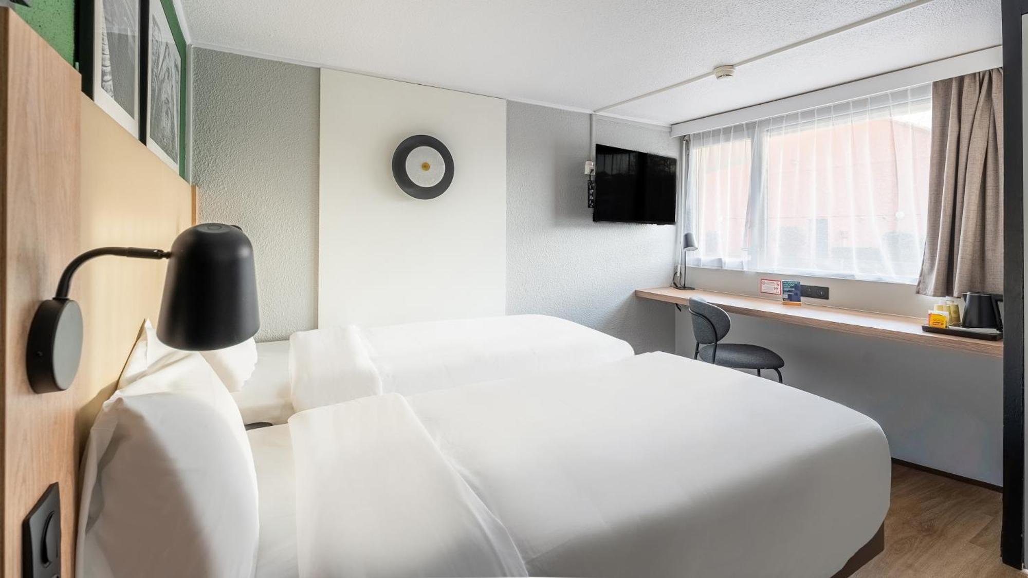 Standard Room 2 Single Beds