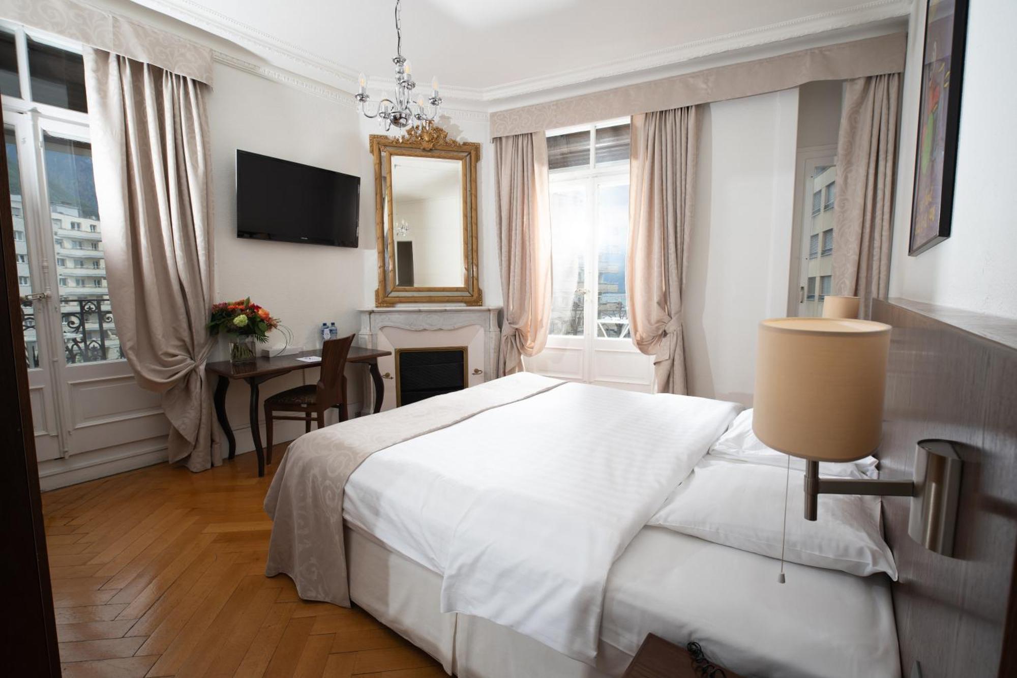 Economy Double Room Balcony – Lake View