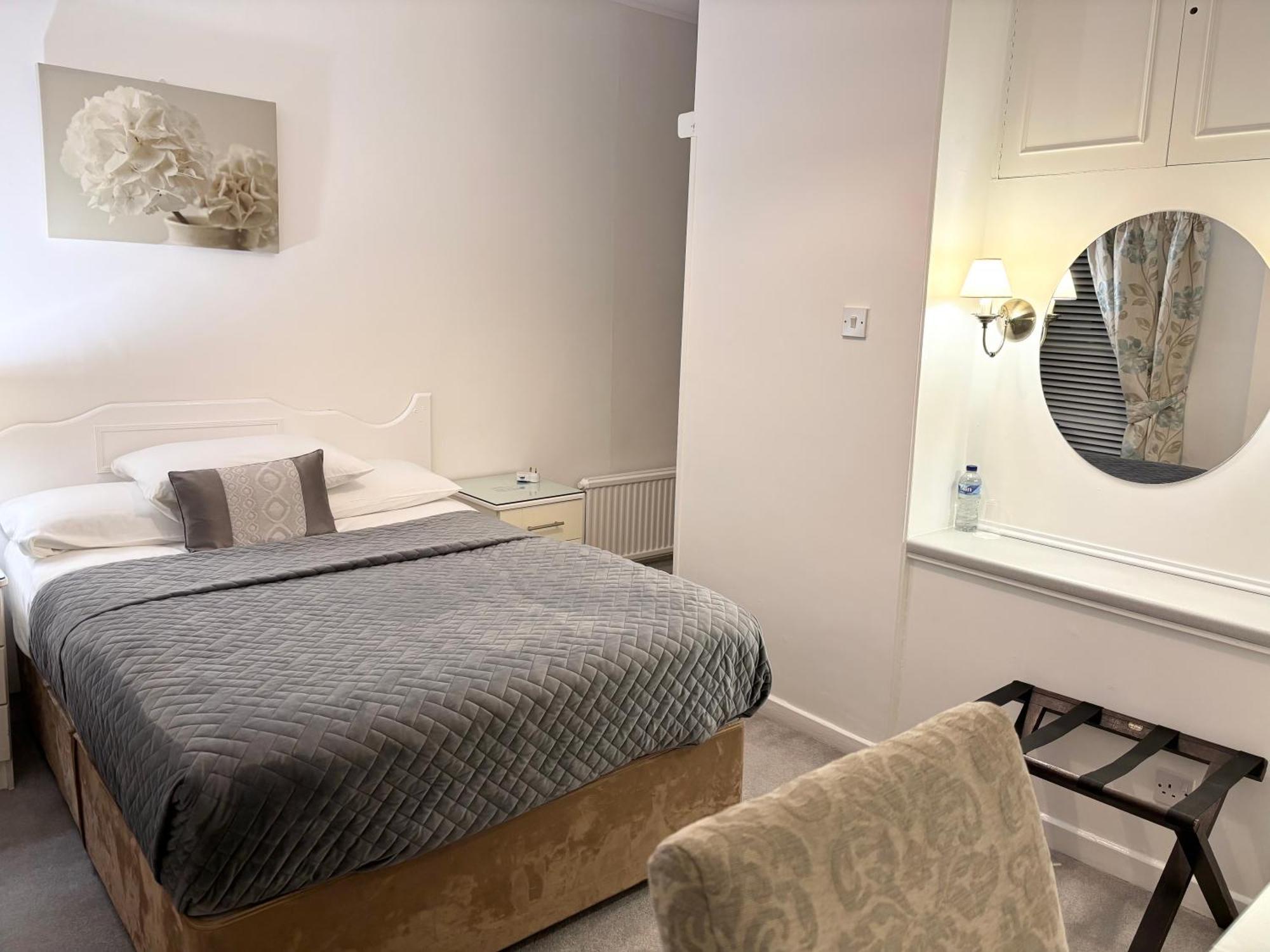 Small Single Room