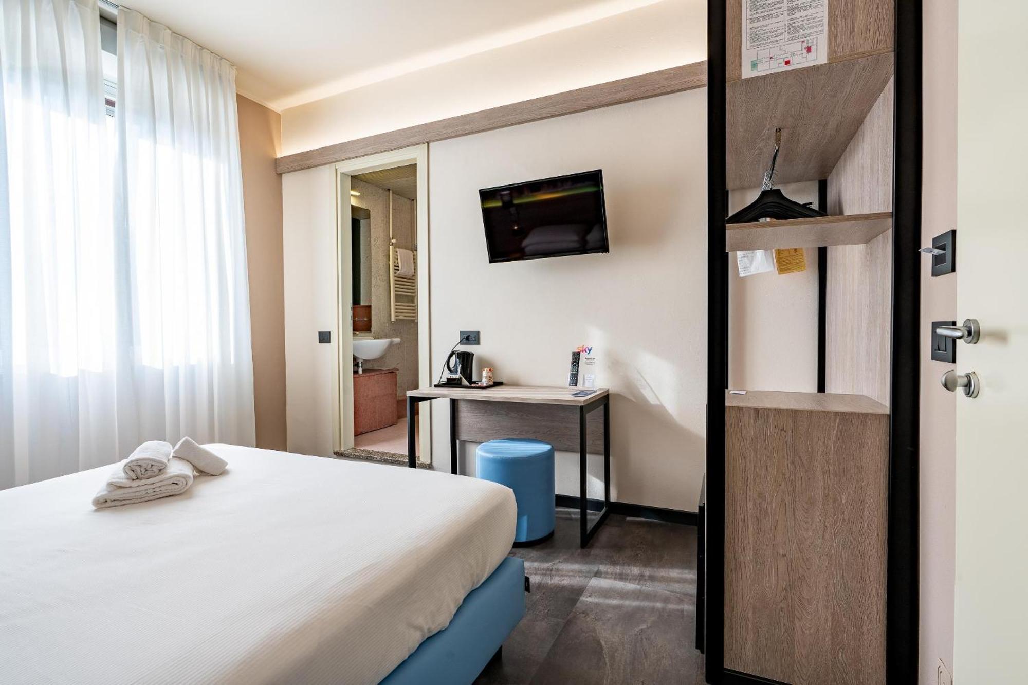 Economy Queen Room