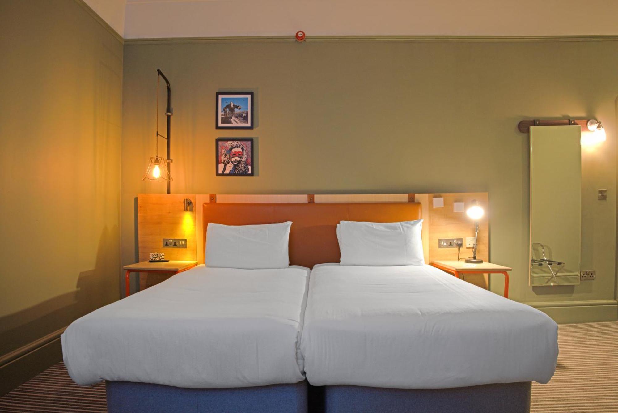 Standard Twin Room