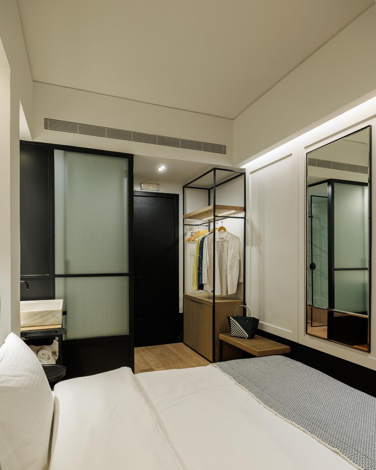 Cozy Twin Room Street View