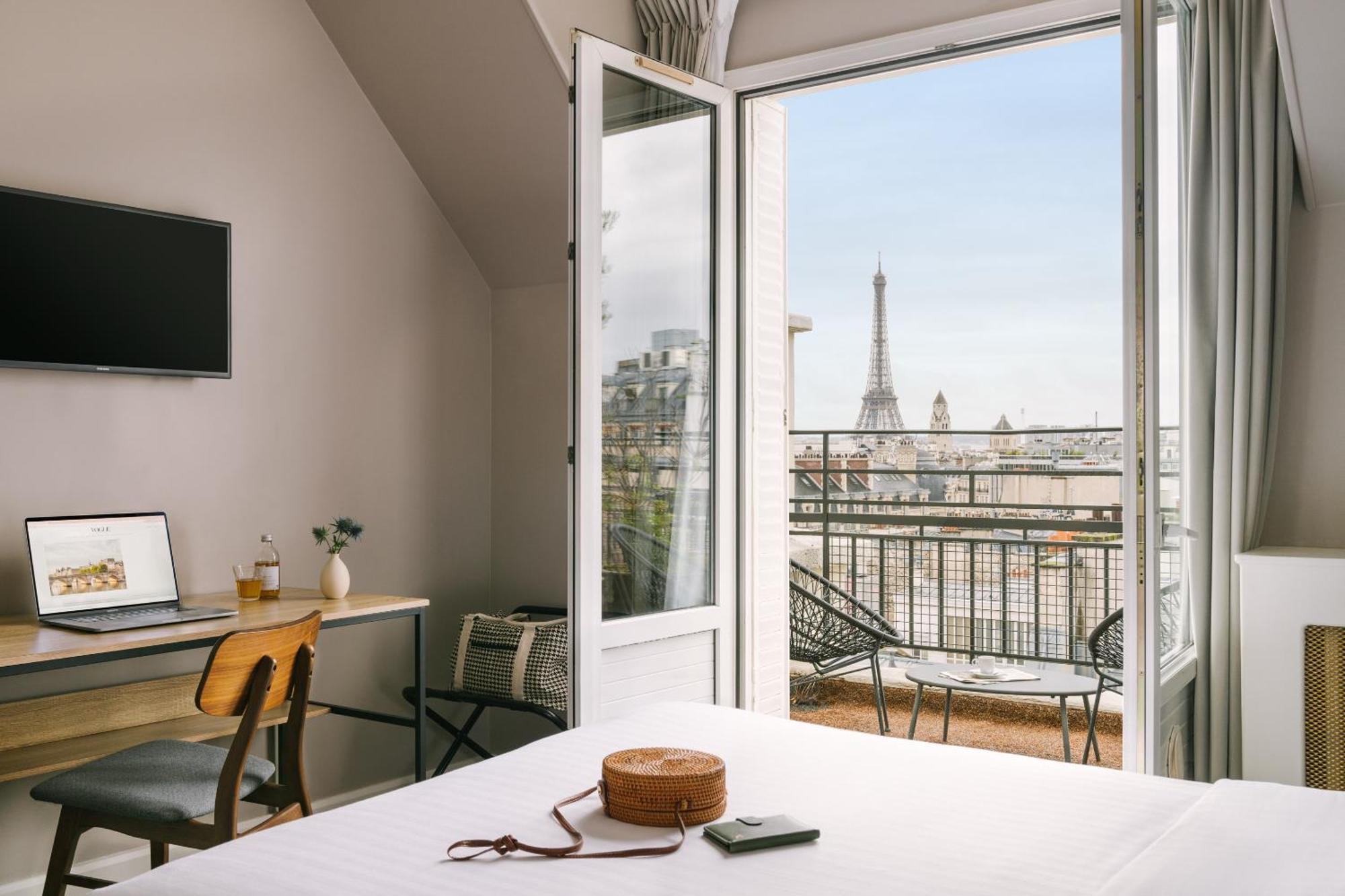 Classic Double Room Eiffel Tower View