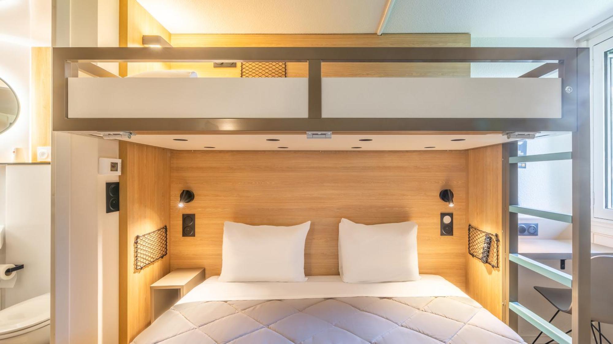 Standard Queen Room