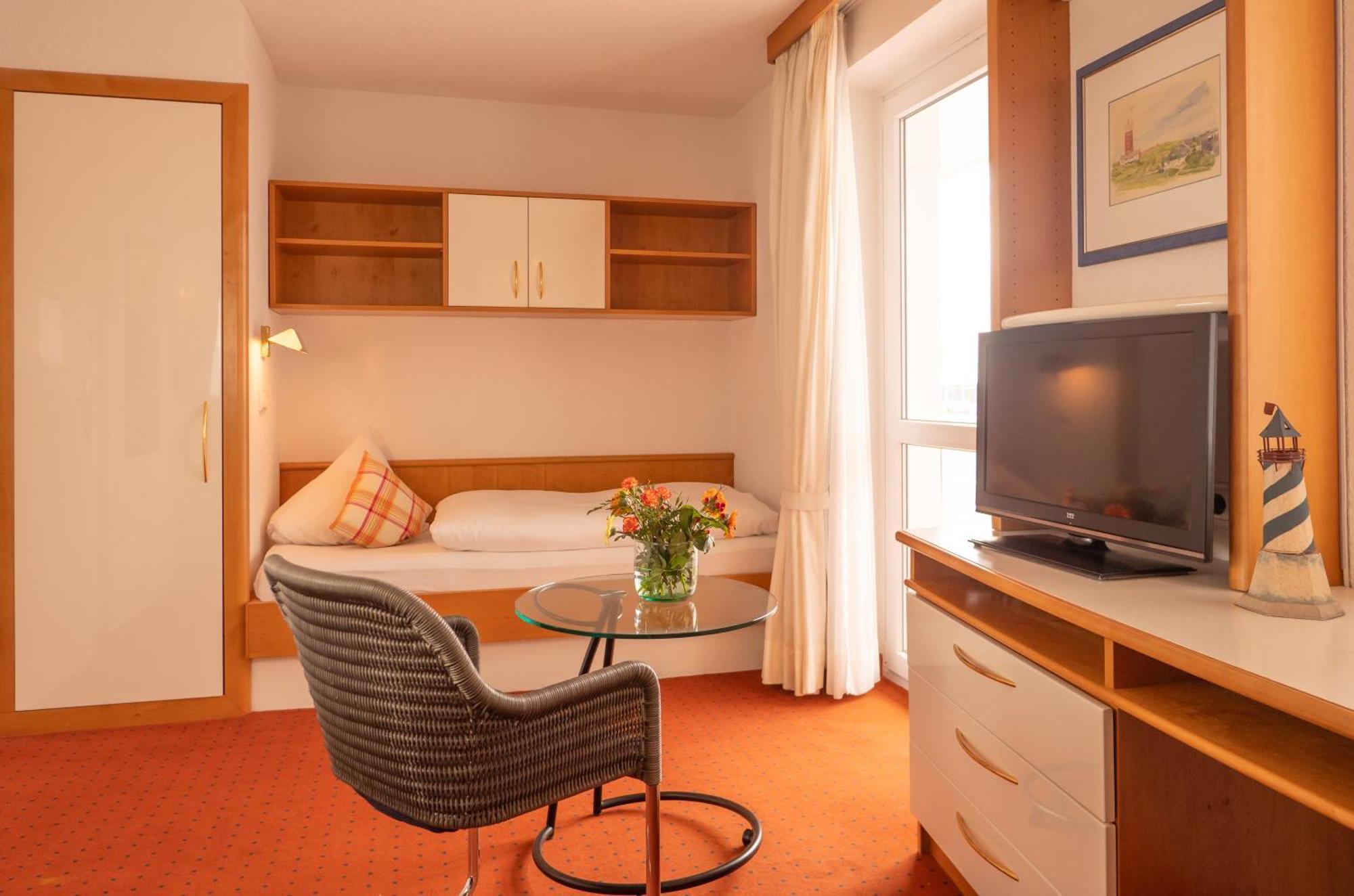 Single Room sidewise balcony