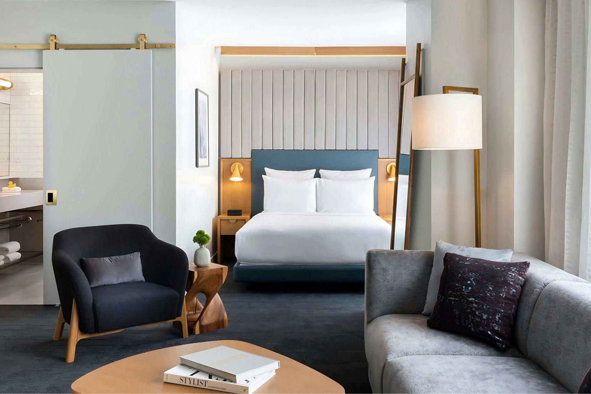 One-Bedroom Queen Suite