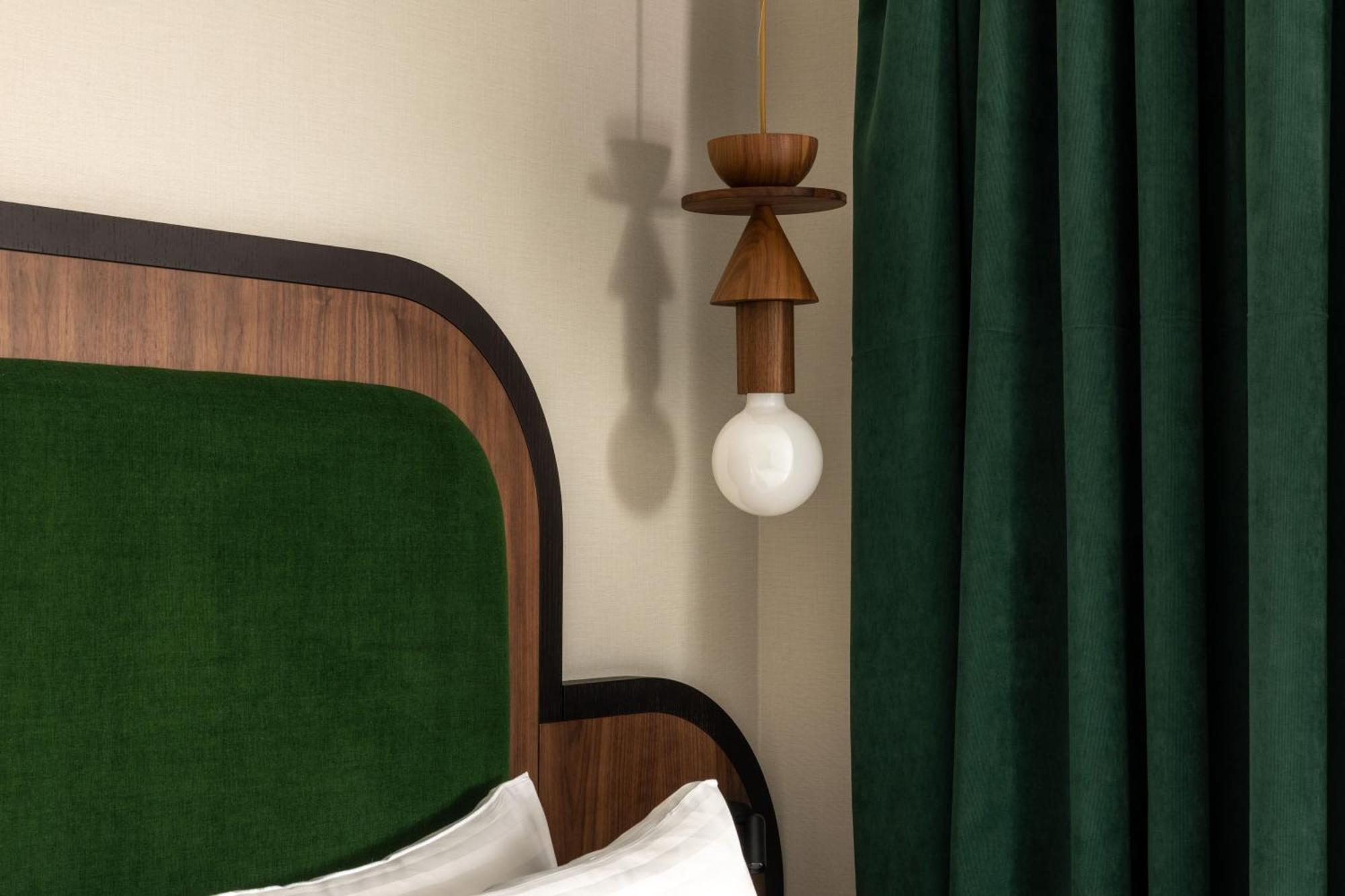 Deluxe Single Room