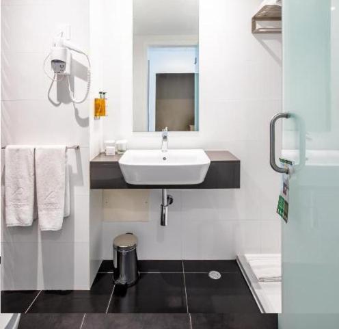 Standard Double or Twin Room City View