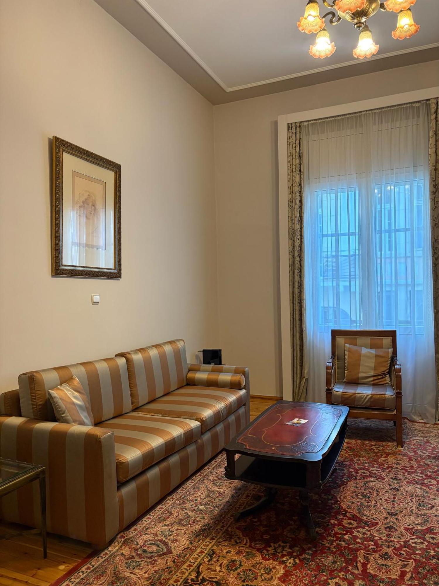 Bristol Suite