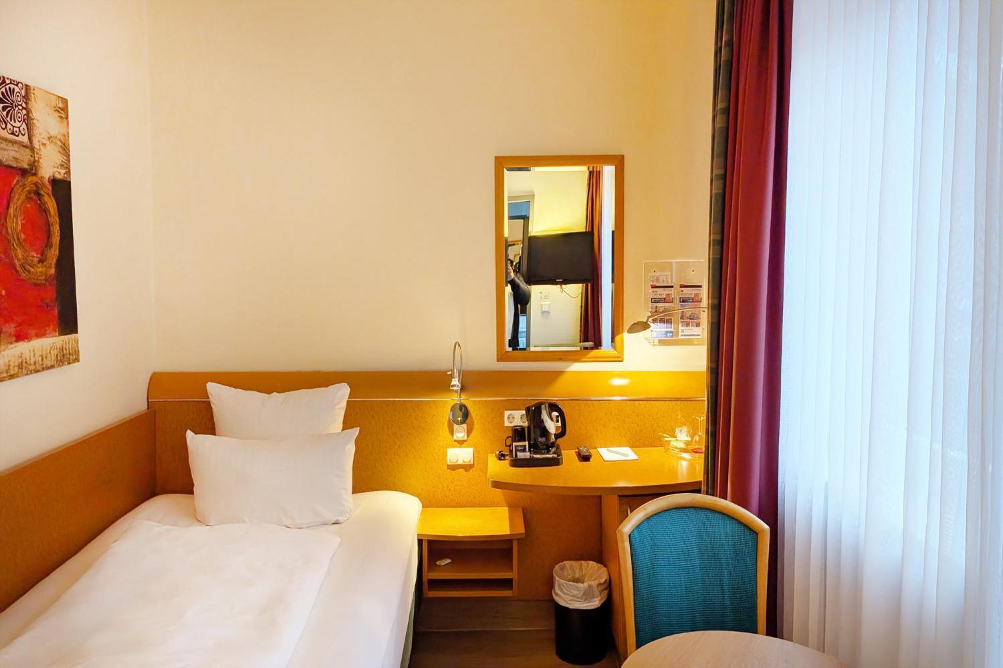 Cosy Single Room