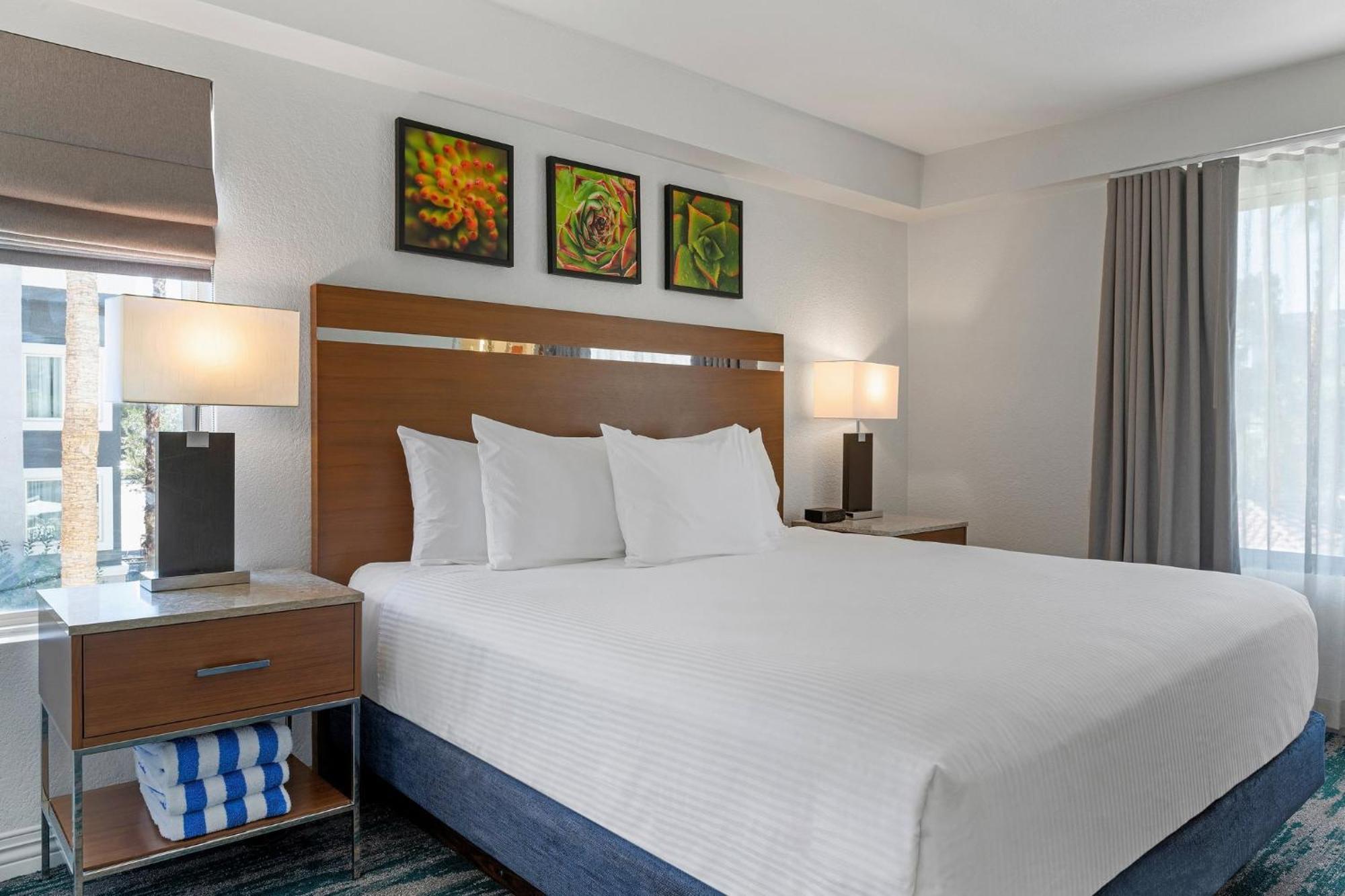 One-Bedroom Suite No Resort Fees