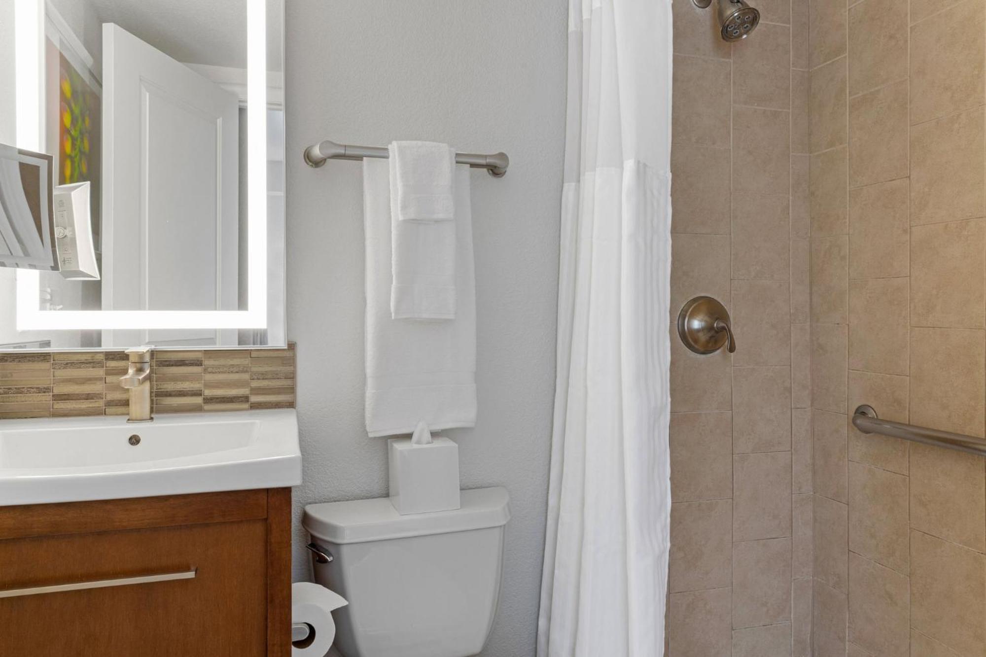 One-Bedroom Suite No Resort Fees