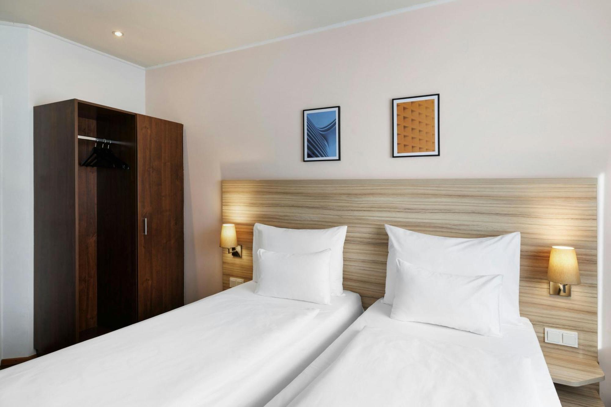 Standard Twin Room Two Twin Beds