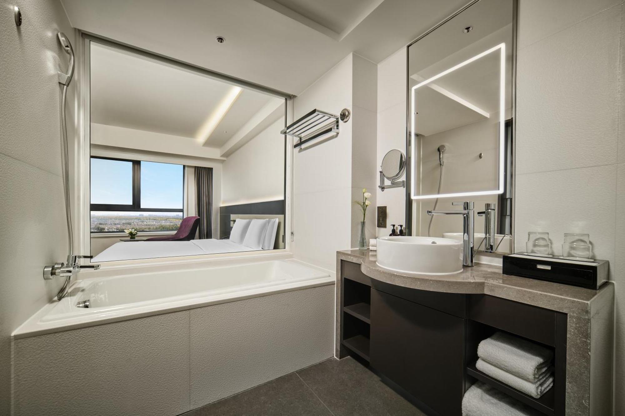 Standard King Room