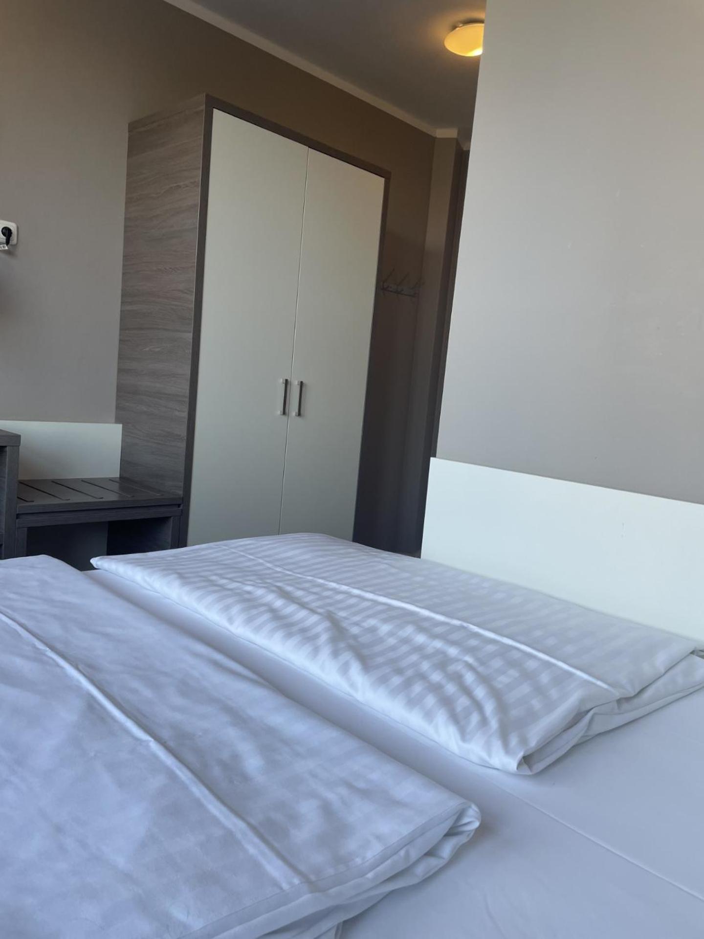 Standard Queen Room,1742615358:JPEG