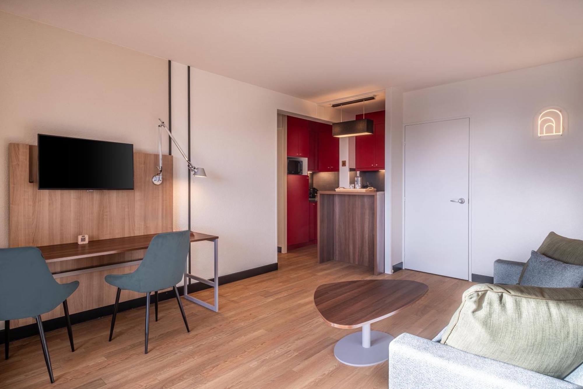 One-Bedroom Apartment