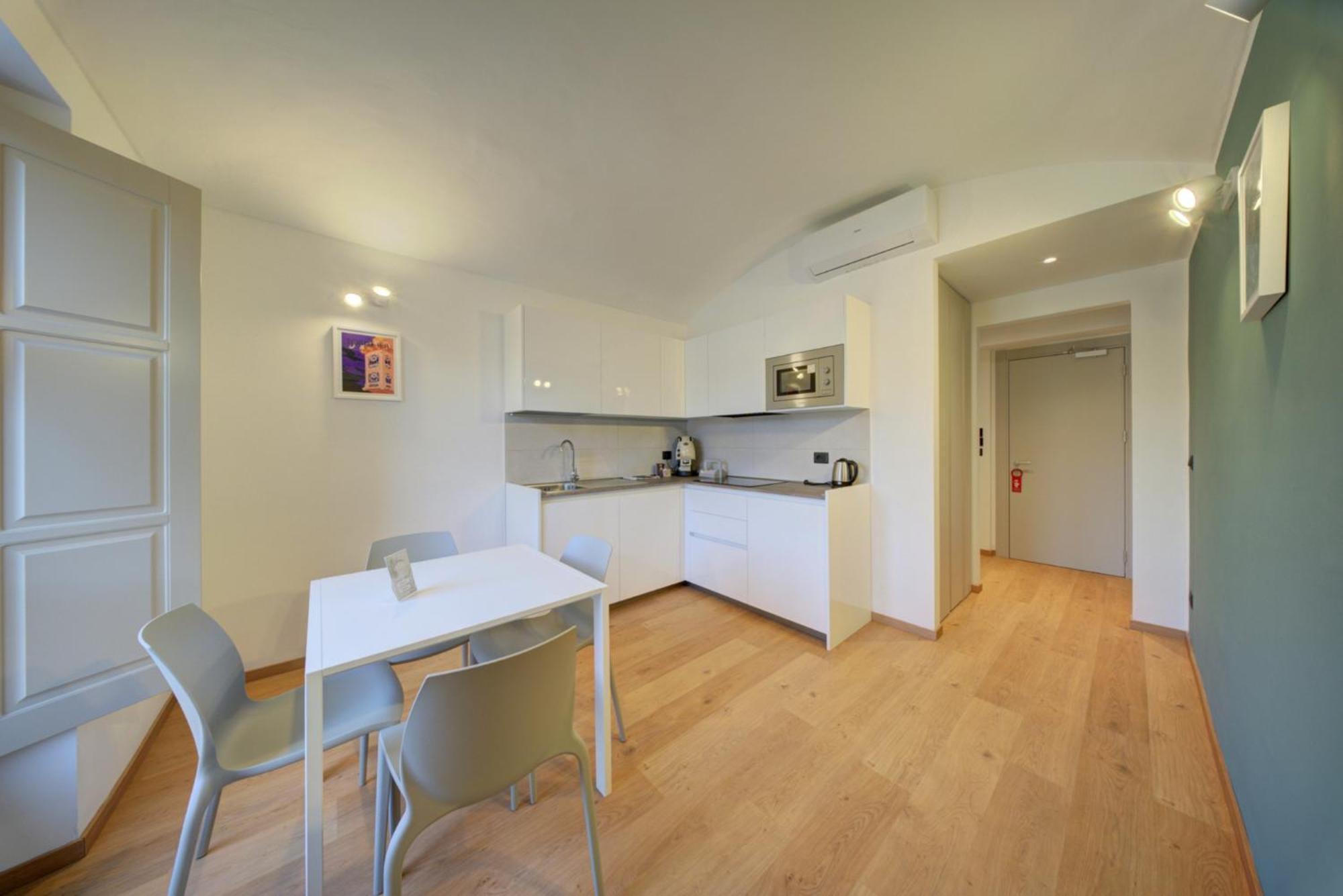 Deluxe Apartment