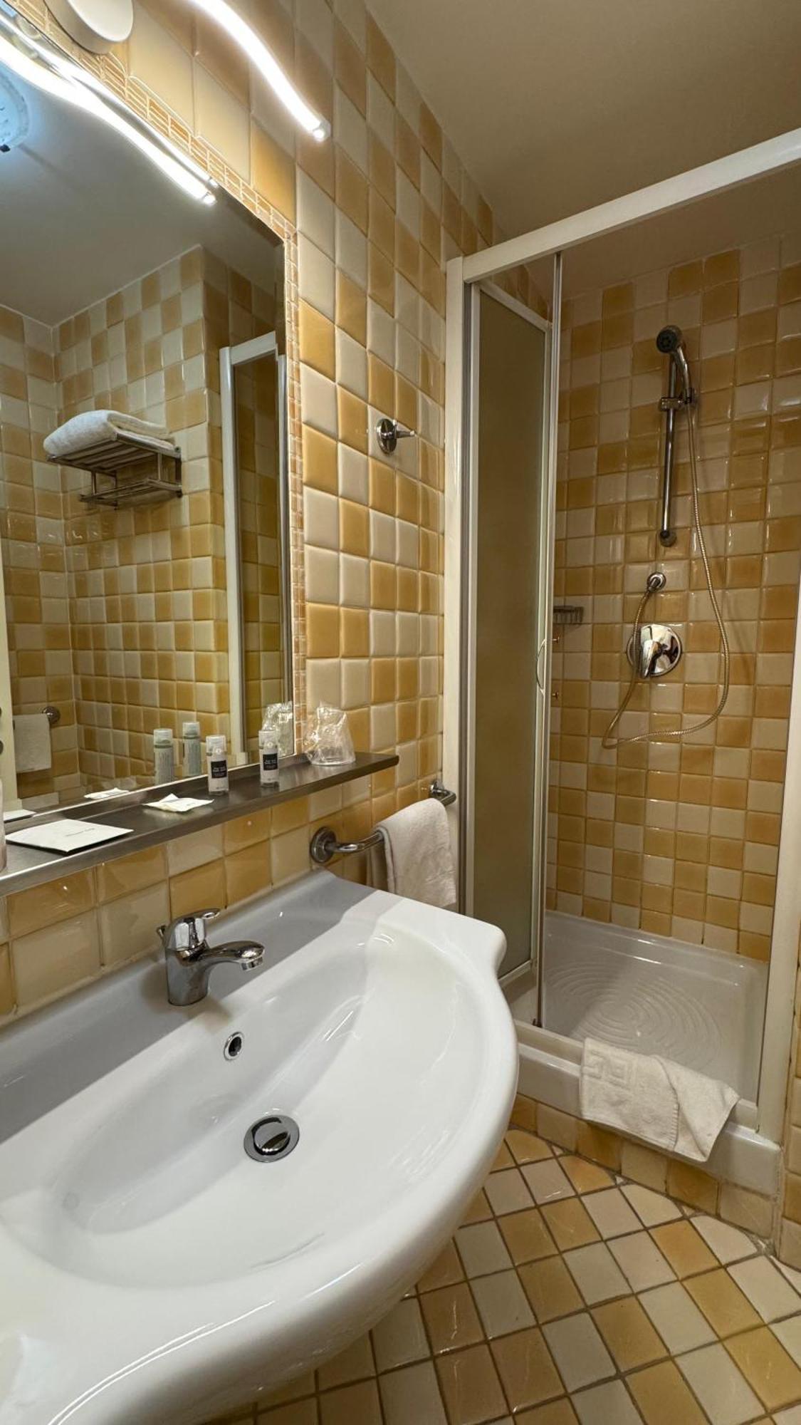 Quarto Duplo