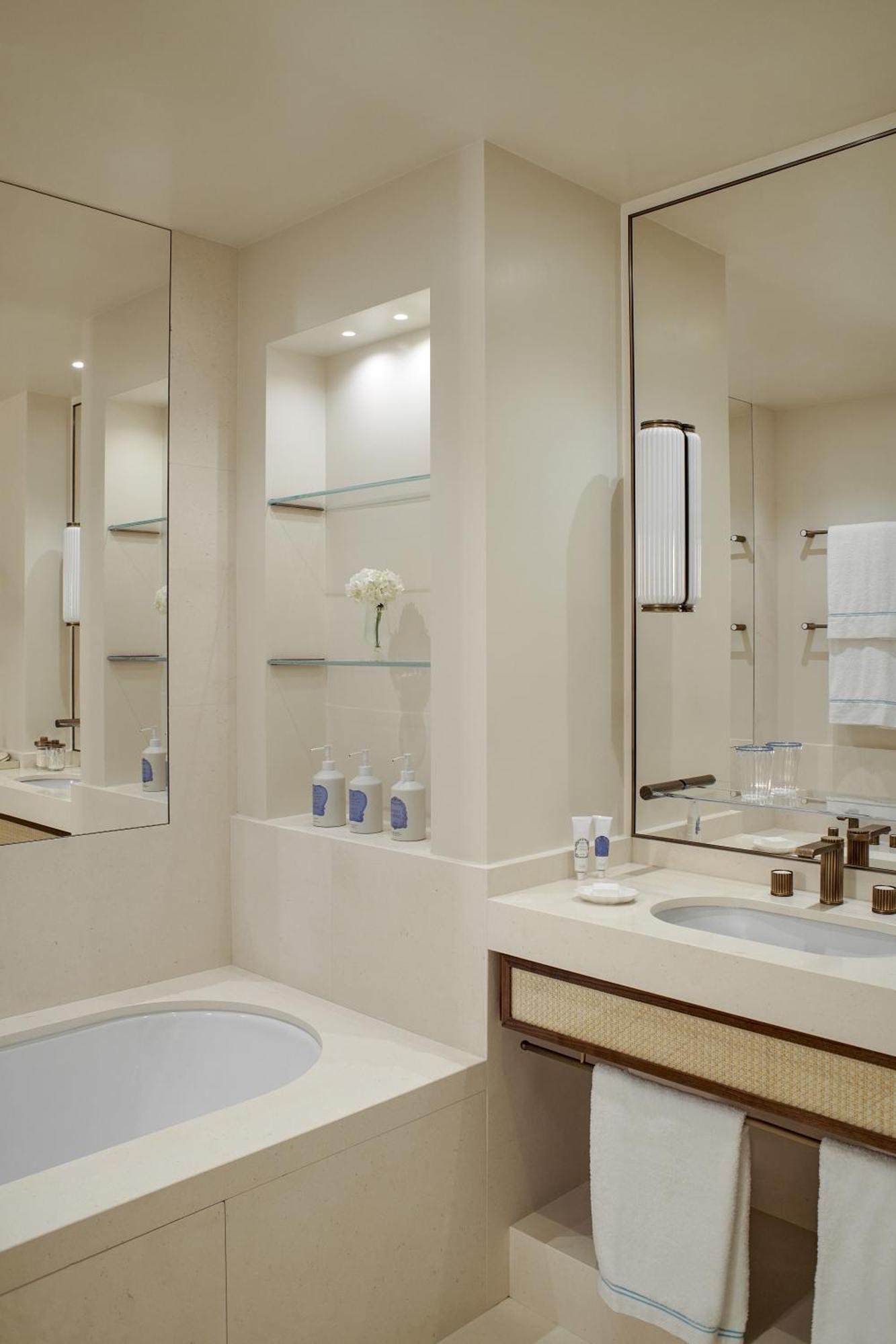 Junior Suite with Swimming Pool View,1742621283:JPEG