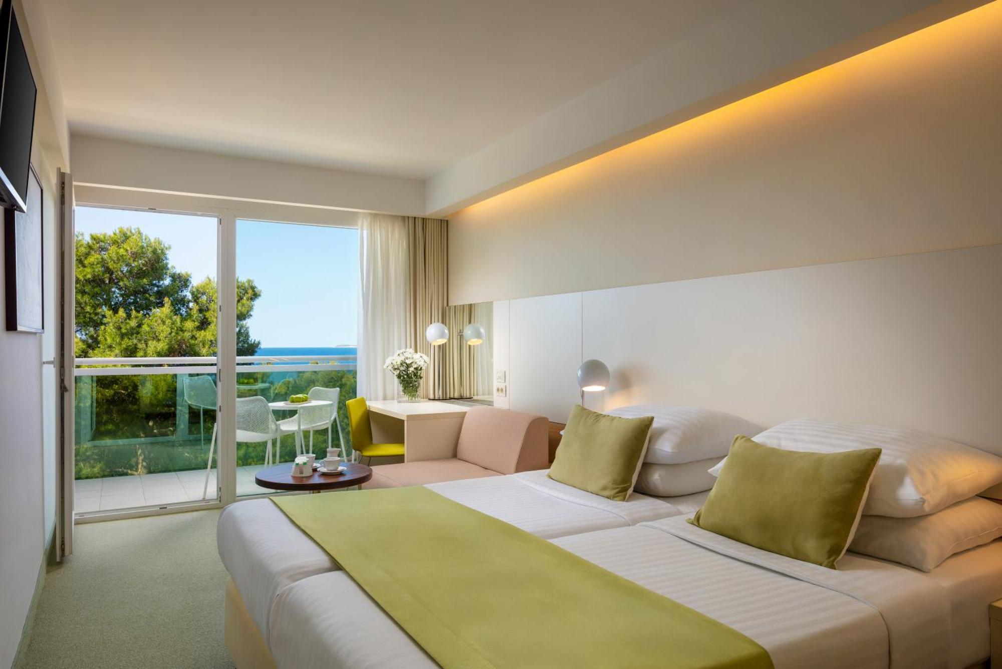 Suite Balcony Sea Side