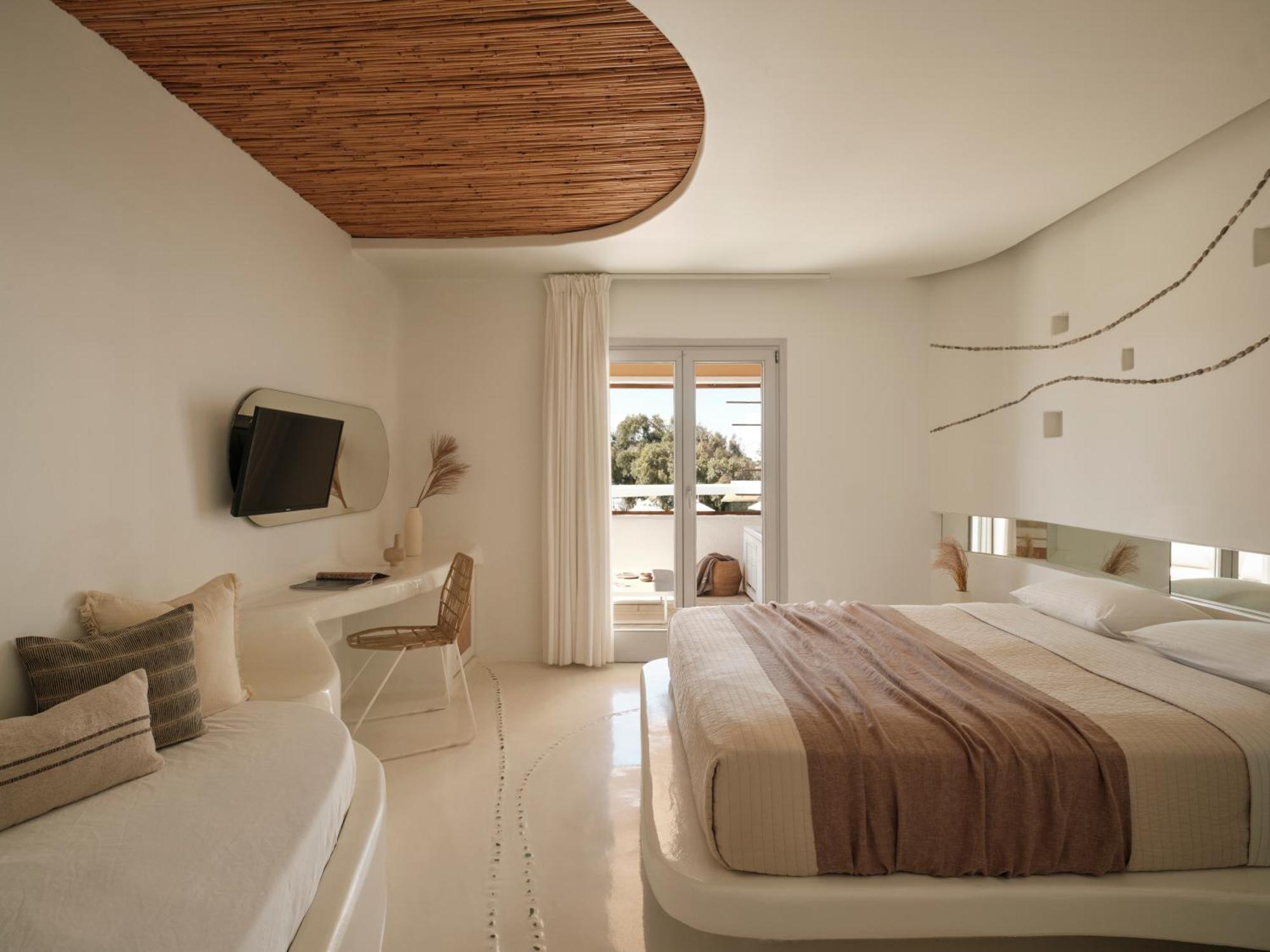 Cocoon Room or Pool View Jacuzzi