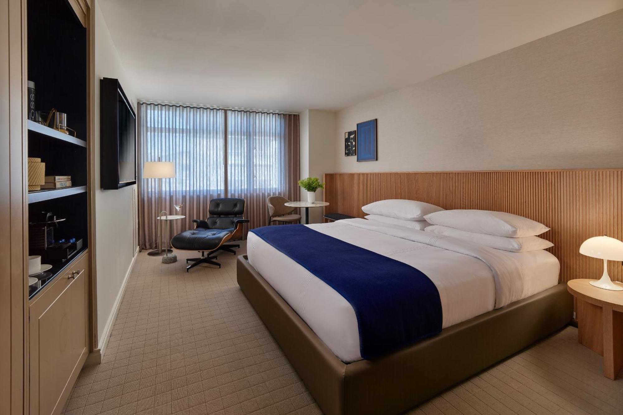 Deluxe King Room